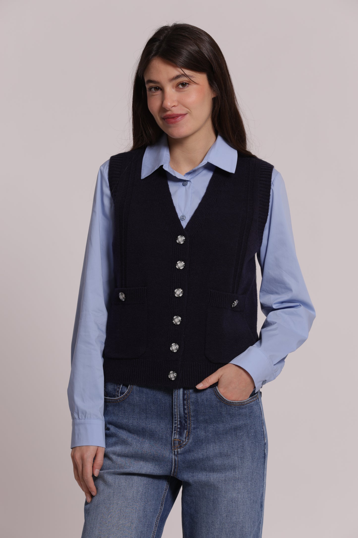 MAGLIA GILET CON BOTTONI GIOIELLO