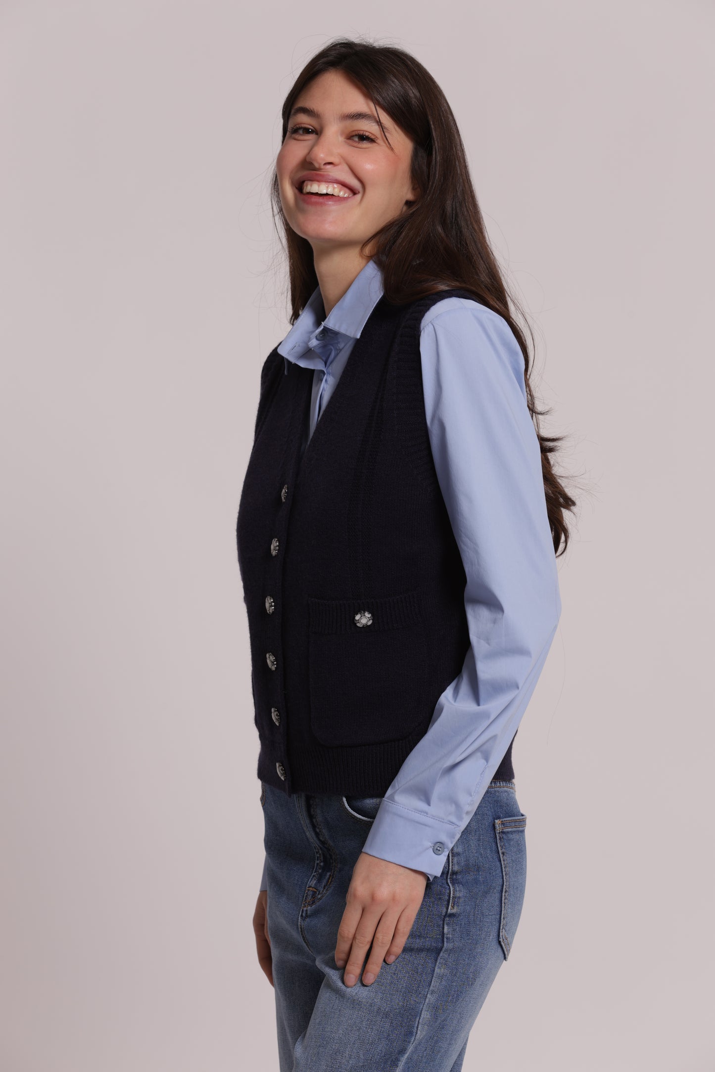 MAGLIA GILET CON BOTTONI GIOIELLO