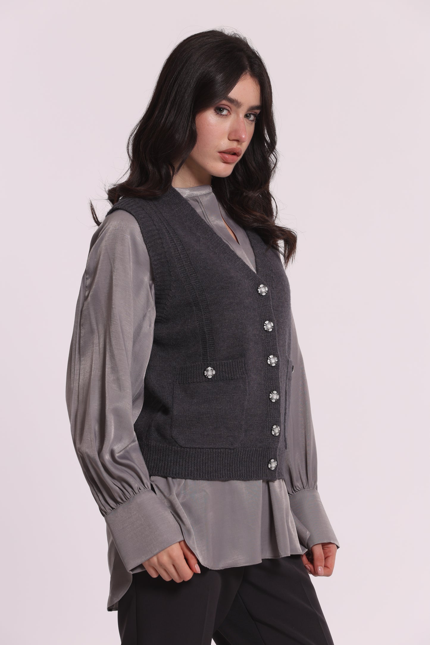 MAGLIA GILET CON BOTTONI GIOIELLO
