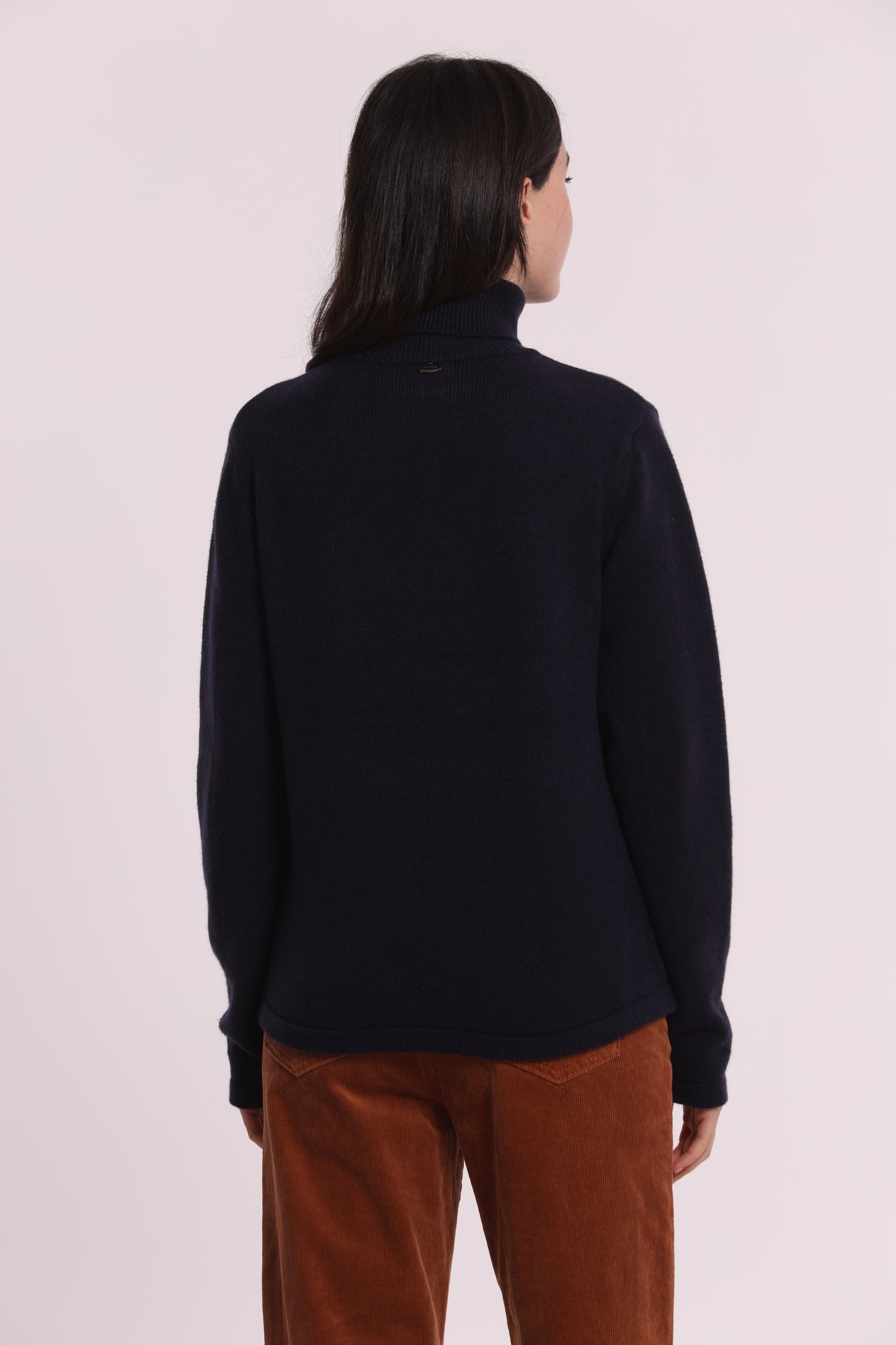 MAGLIA COLLO ALTO CON RICAMI FLOREALI