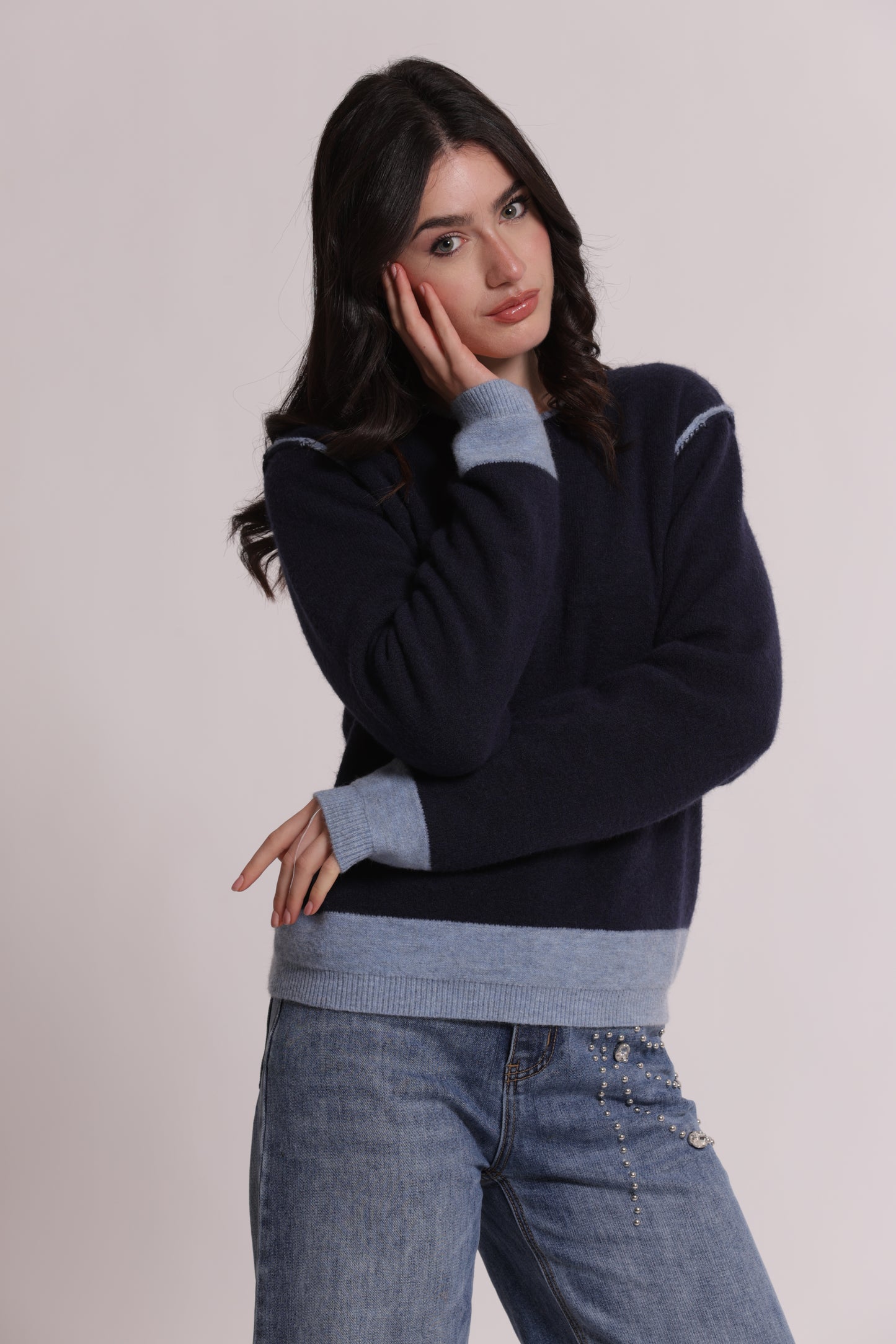 MAGLIA SCOLLO TONDO CON CONSTRASTI