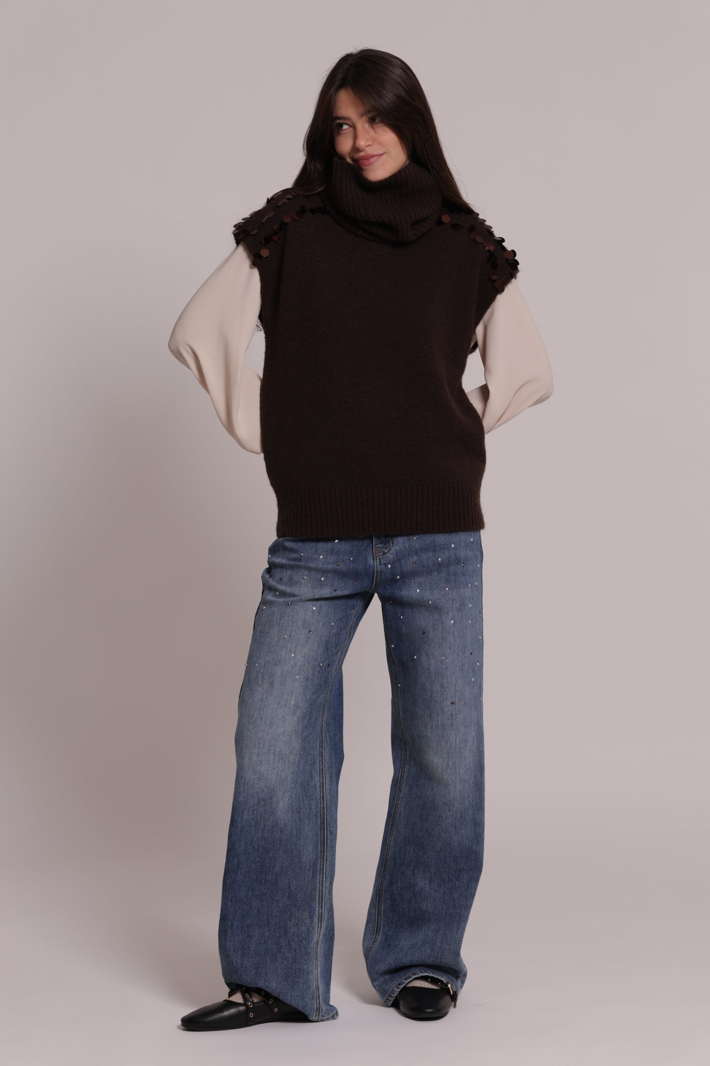 MAGLIA MANICHE CORTE CON PAILLETTES SU SPALLE