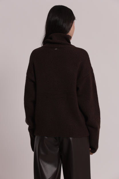 MAGLIA COLLO ALTO CON CASCATE DI PAILLETTES