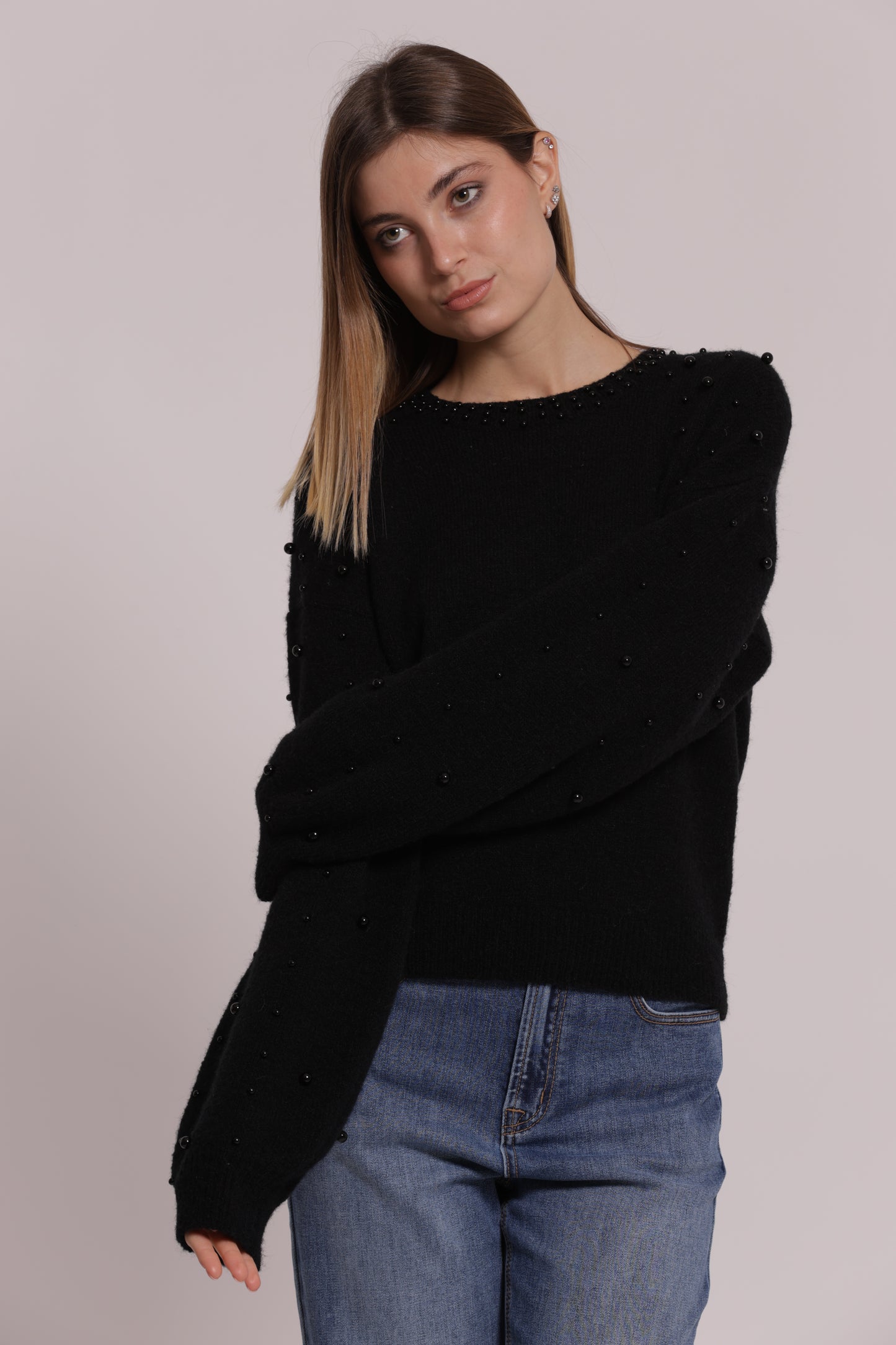 MAGLIA SCOLLO TONDO CON PERLE