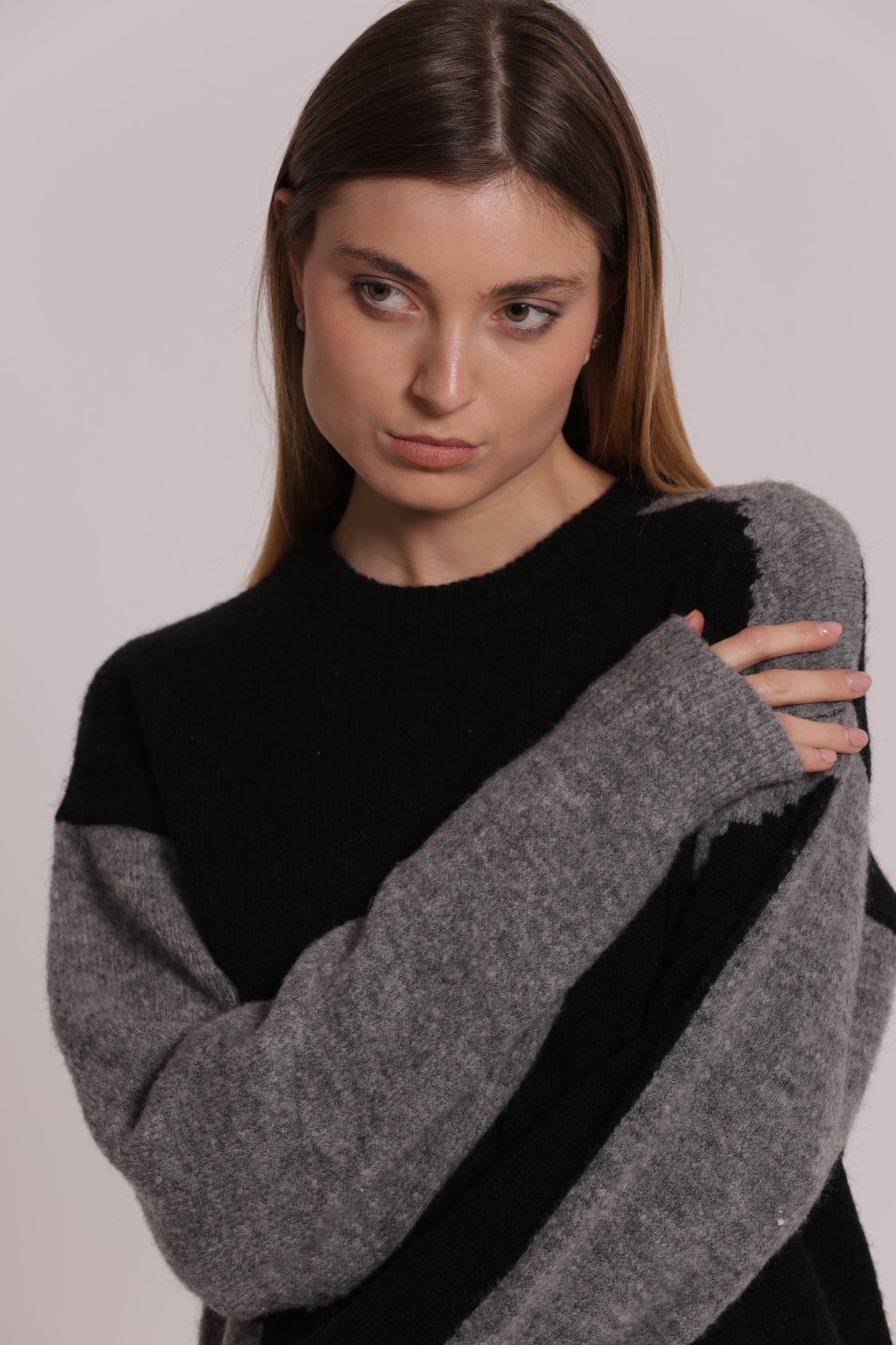 MAGLIA SCOLLO TONDO CON GIOCO BICOLOR