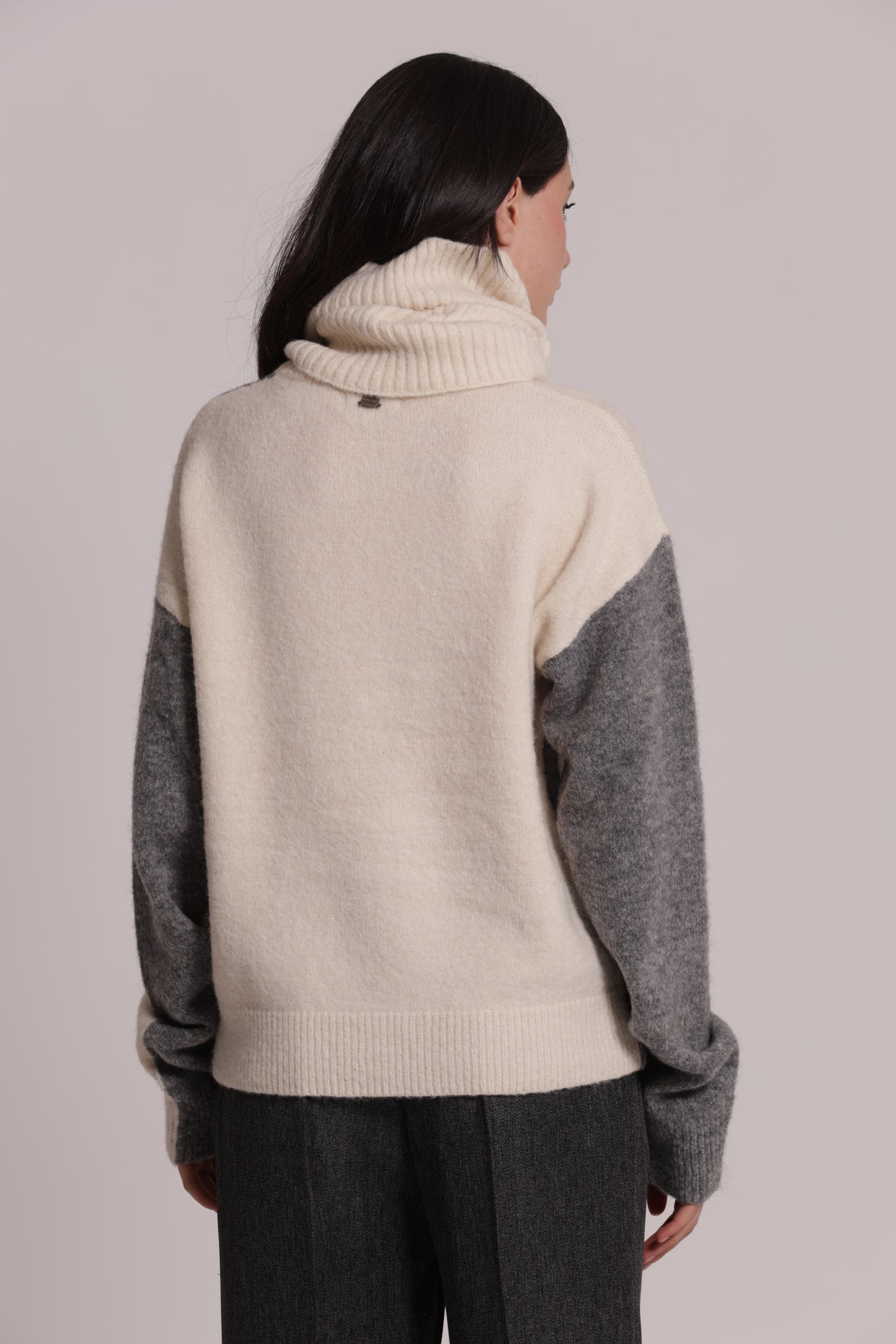 MAGLIA SCOLLO TONDO CON GIOCO BICOLOR