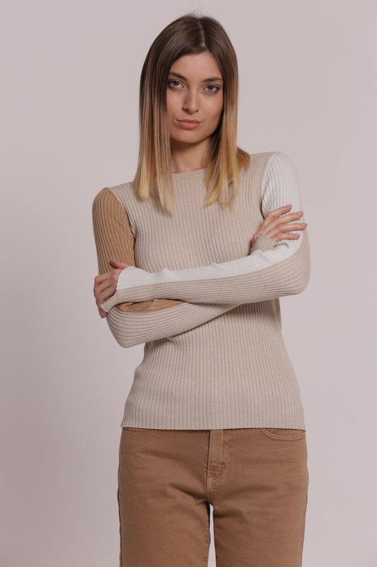 MAGLIA SCOLLO CON MANICHE BICOLOR