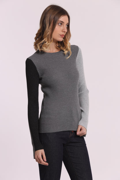 MAGLIA SCOLLO CON MANICHE BICOLOR