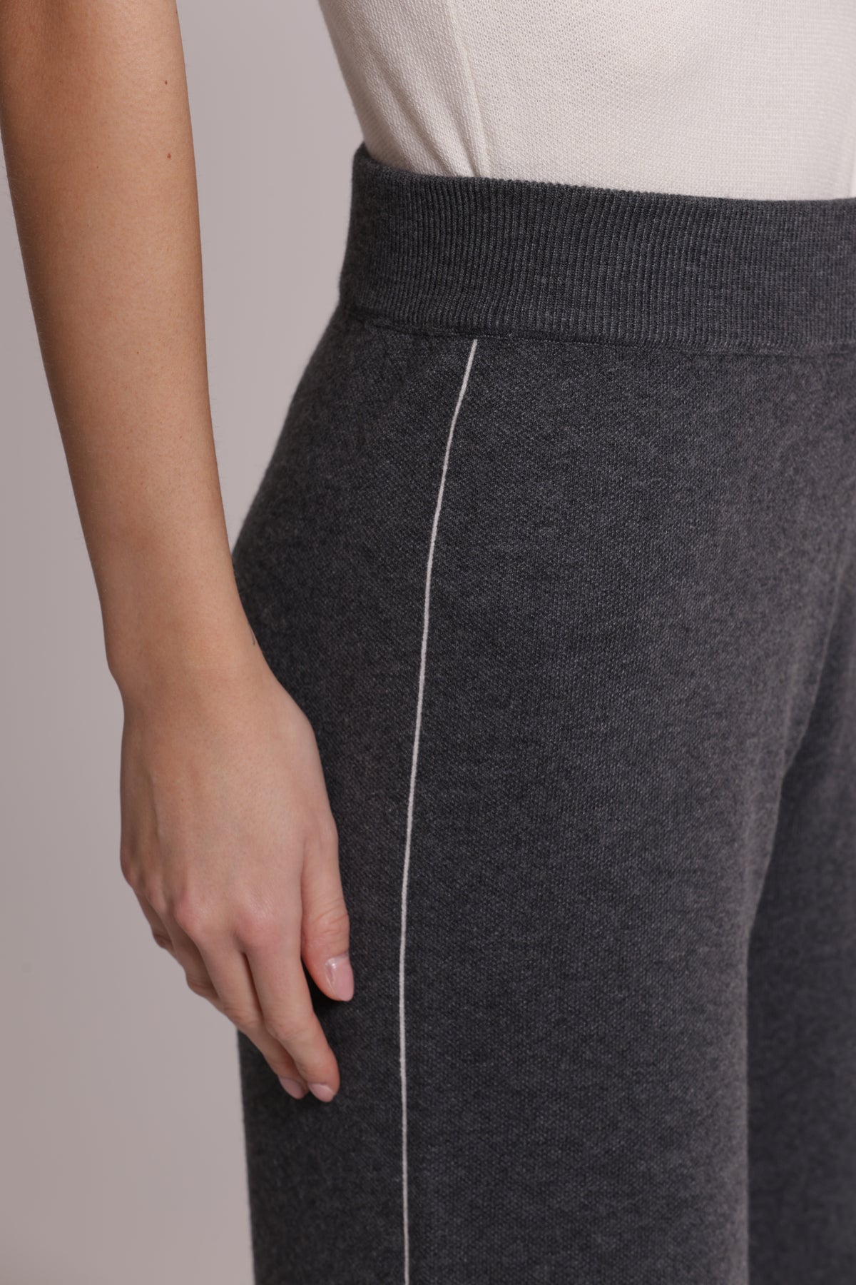 PANTALONI IN MAGLIA