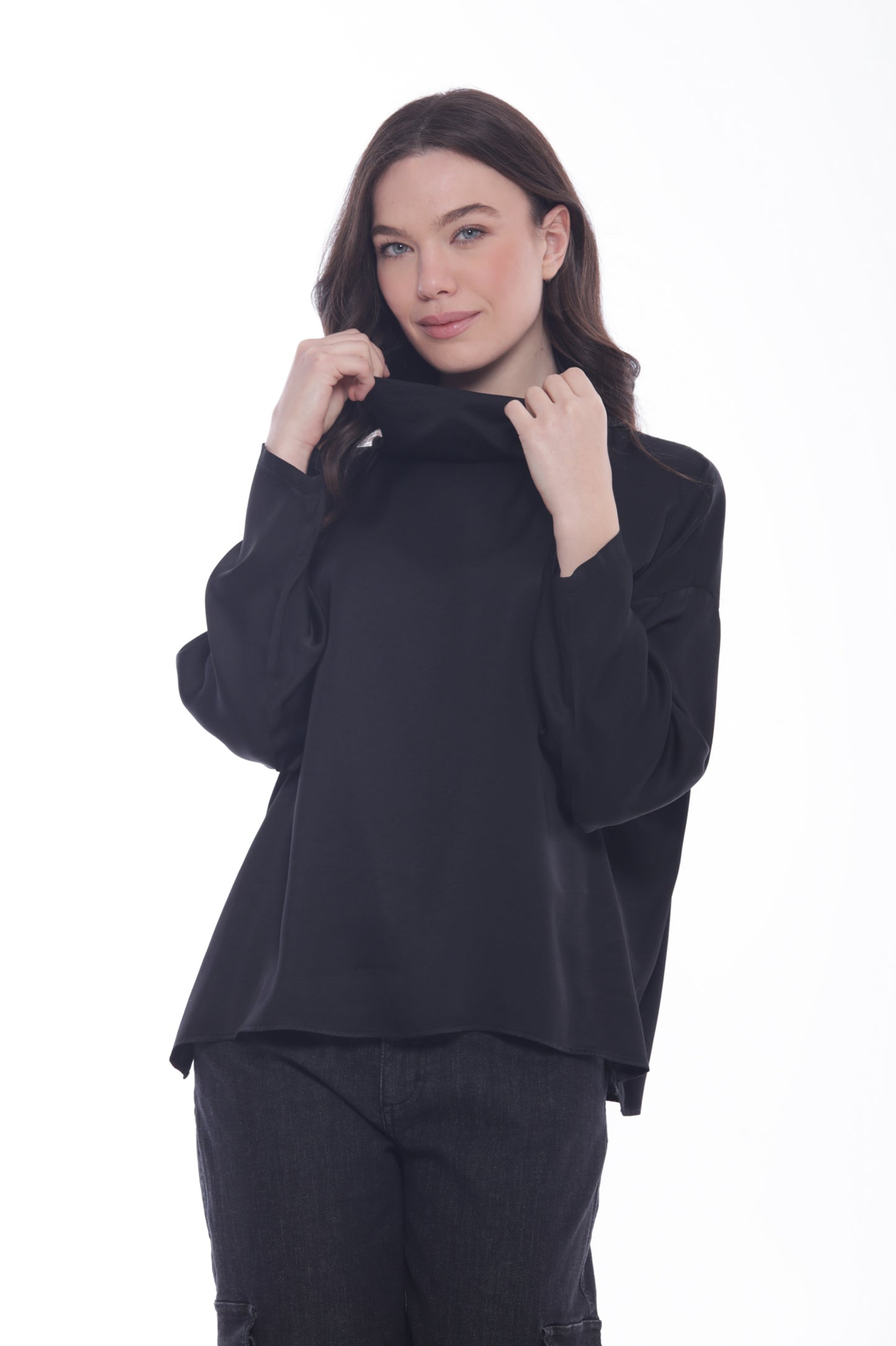 BLUSA CON COLLO MORBIDO IN RASO