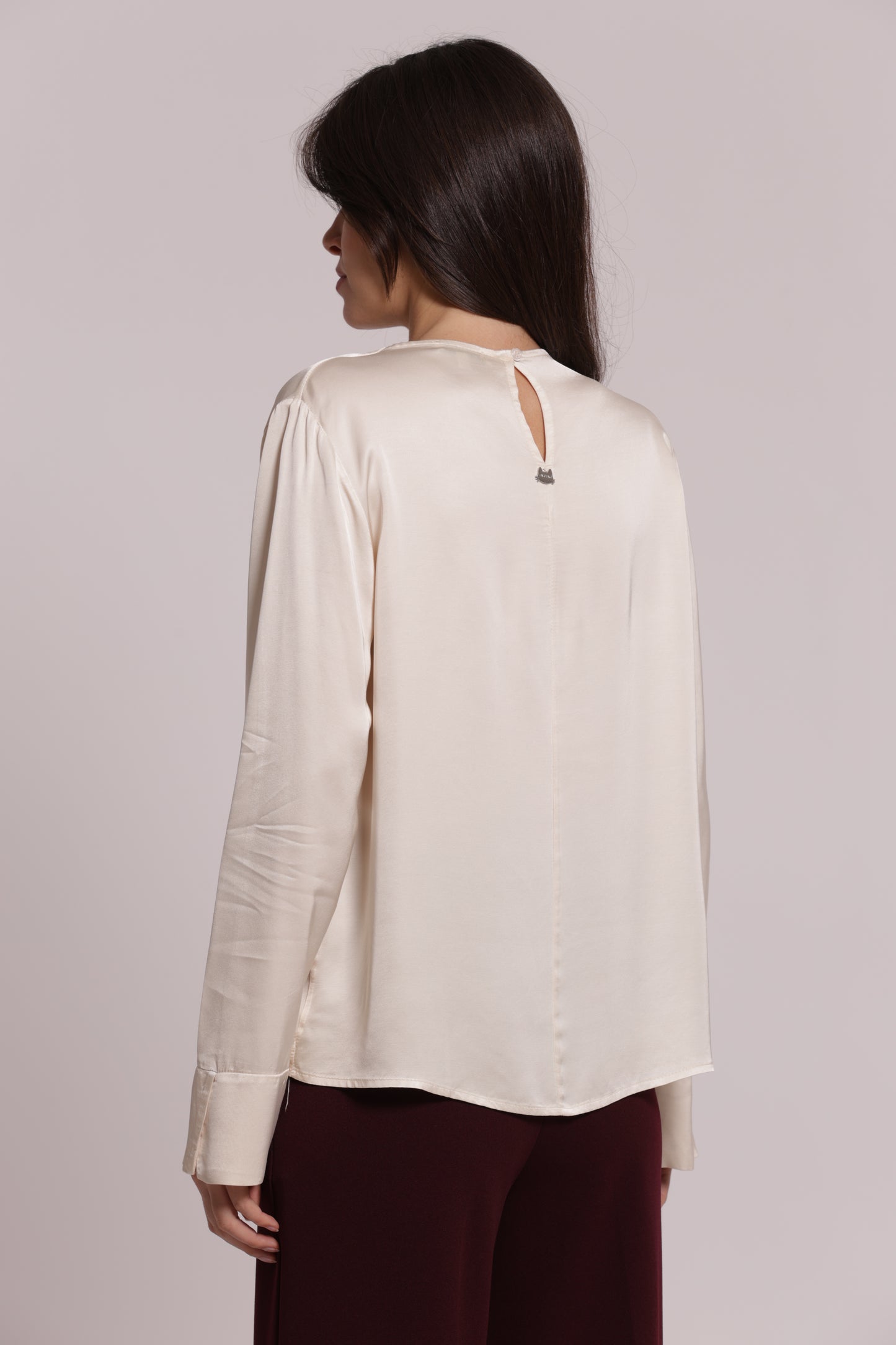 BLUSA SCOLLO TONDO IN RASO DI VISCOSA