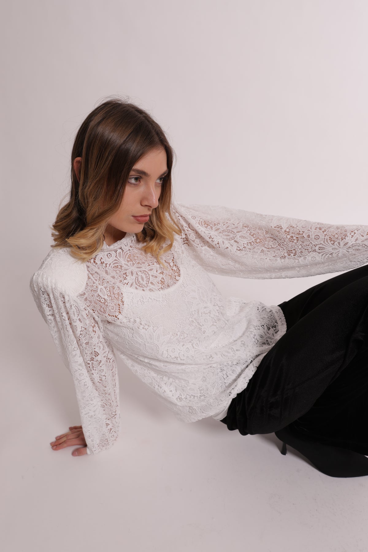 BLUSA IN PIZZO