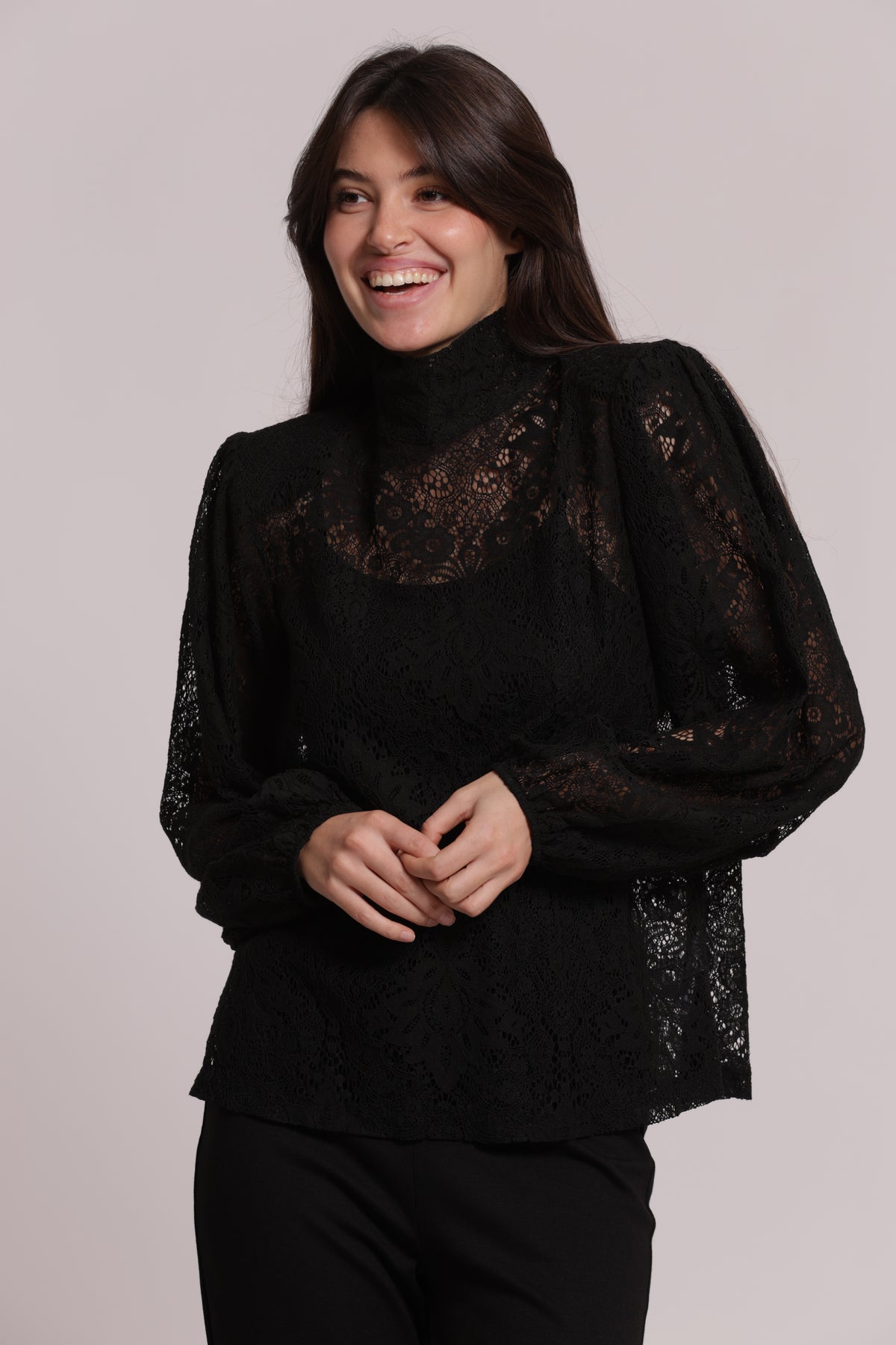 BLUSA IN PIZZO