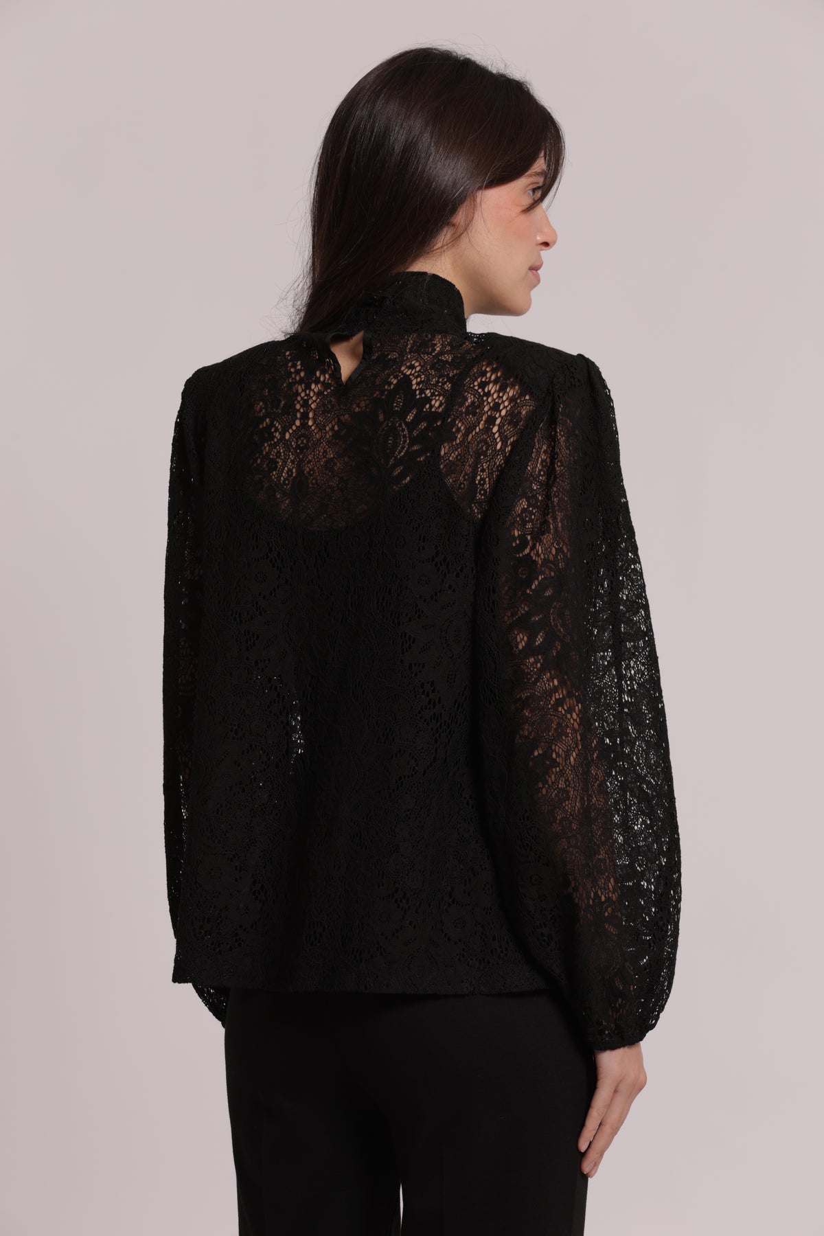 BLUSA IN PIZZO