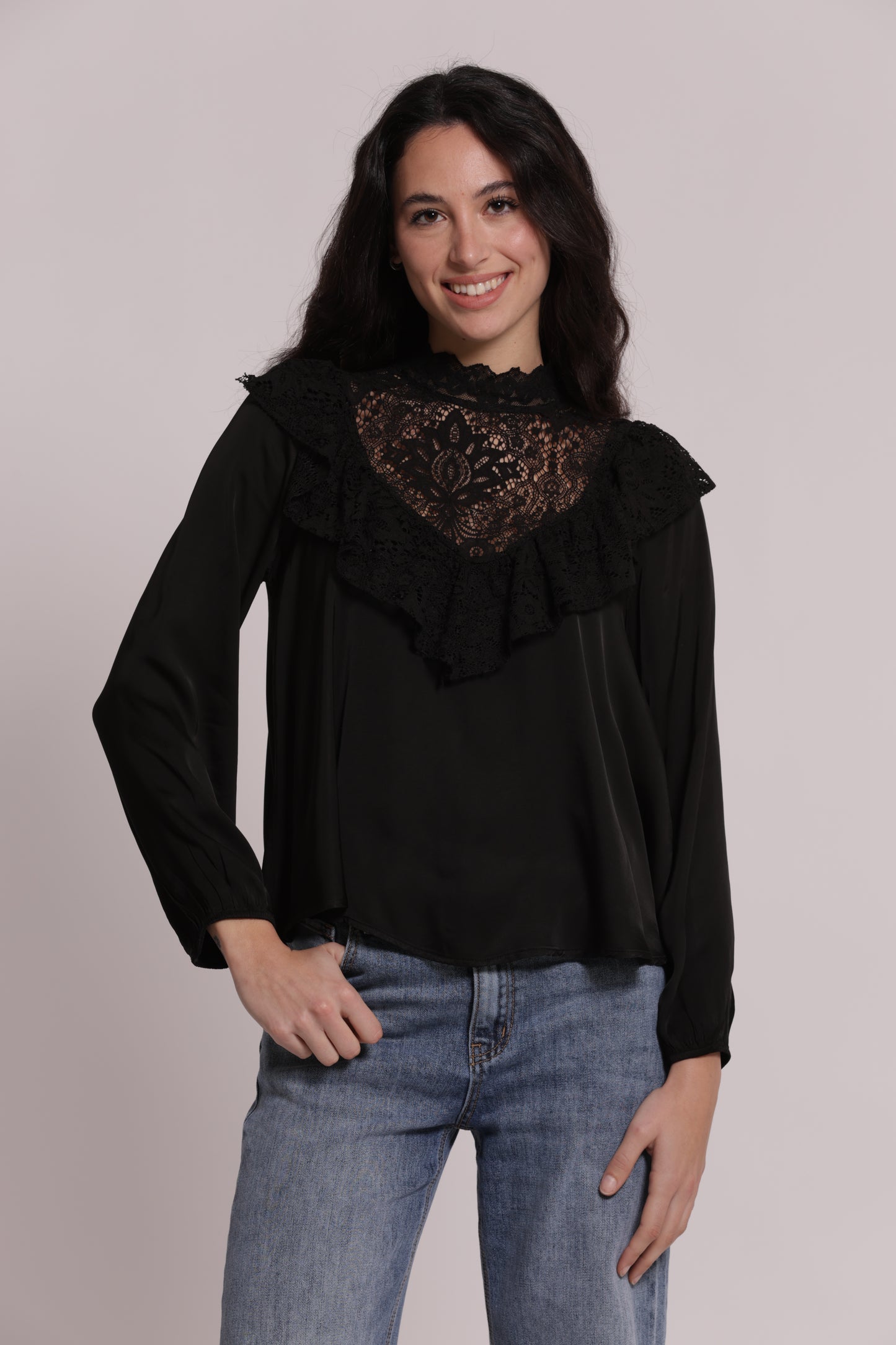 BLUSA IN RASO DI VISCOSA CON DETTAGLIO PIZZO