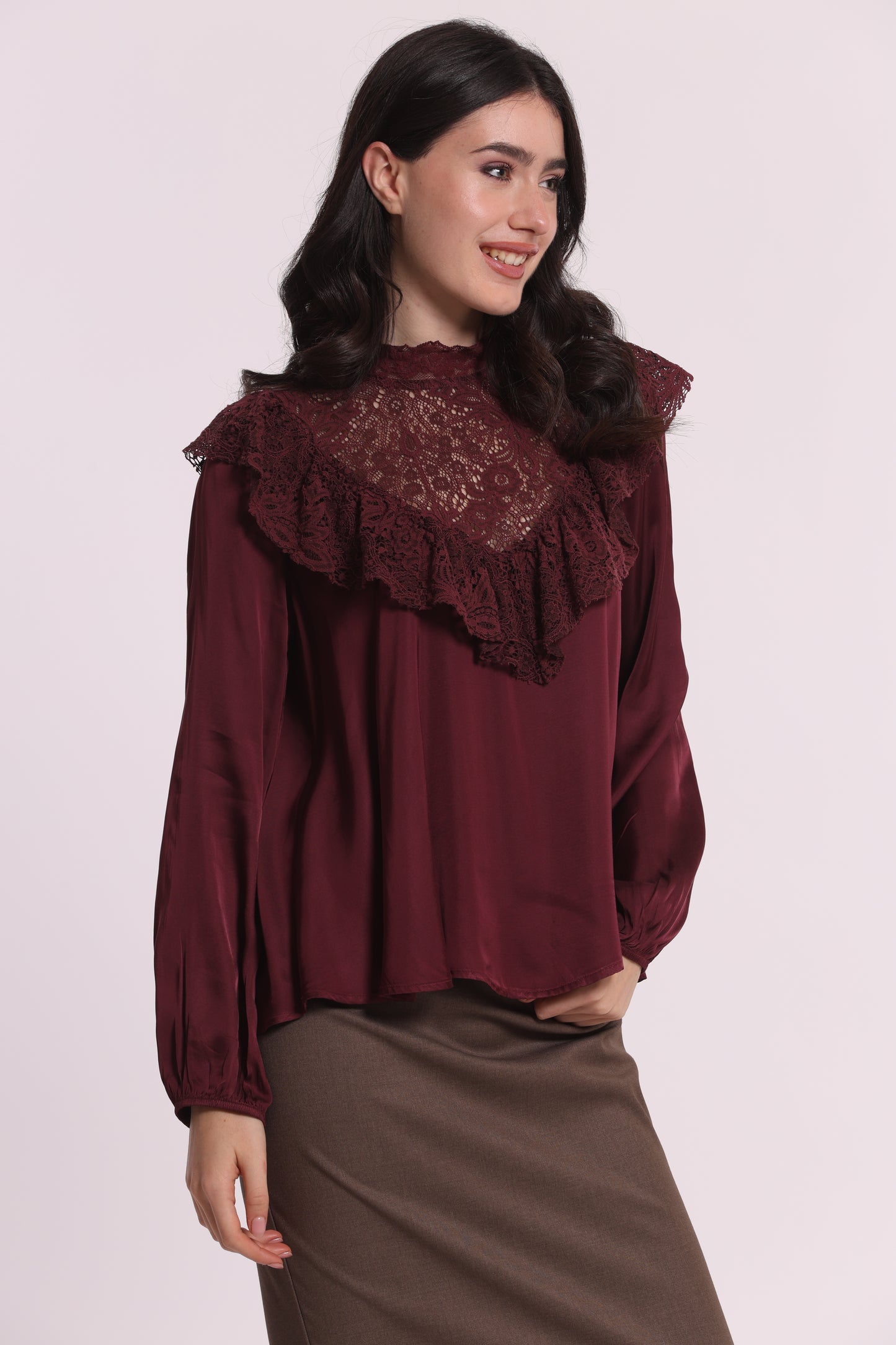 BLUSA IN RASO DI VISCOSA CON DETTAGLIO PIZZO