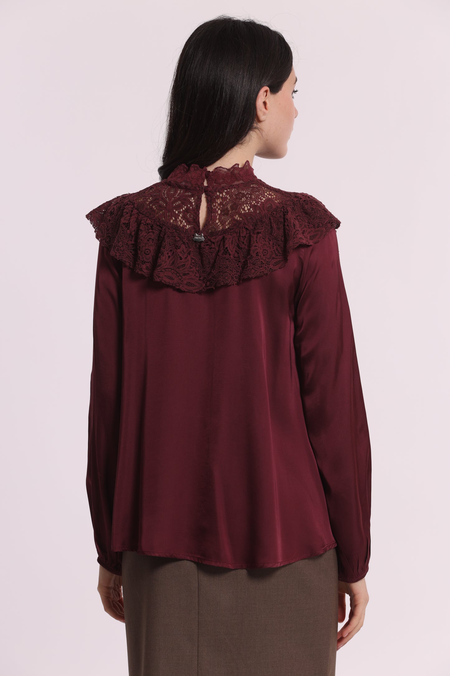 BLUSA IN RASO DI VISCOSA CON DETTAGLIO PIZZO