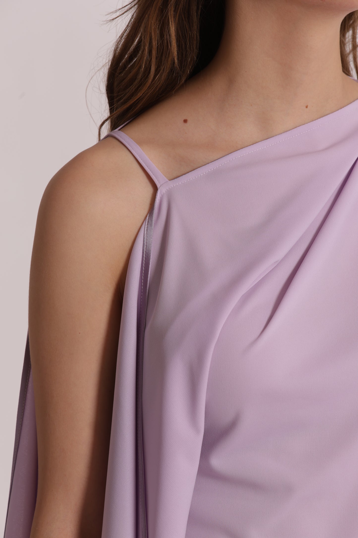 BLUSA CON SPALLA SCESA