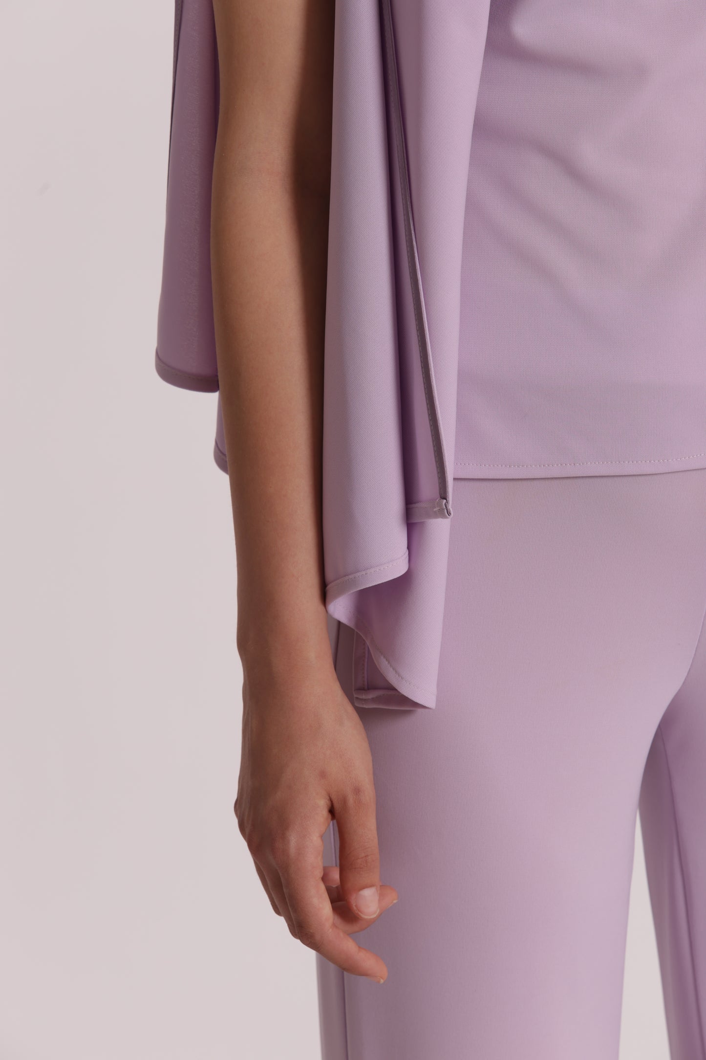 BLUSA CON SPALLA SCESA