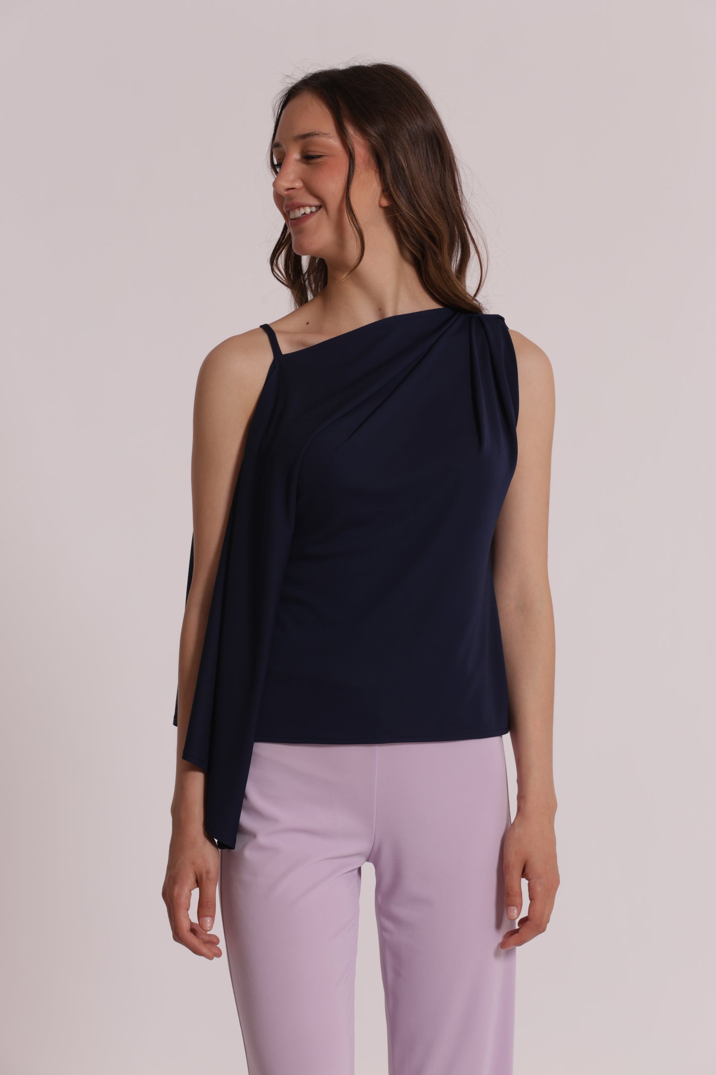 BLUSA CON SPALLA SCESA