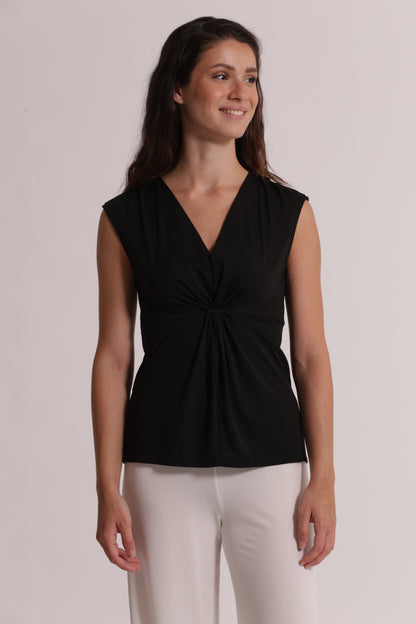 TOP SCOLLO A V CON ARRICCIATURA FRONTALE