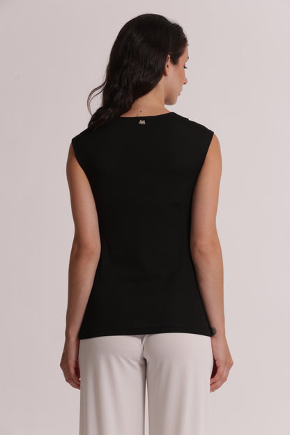 TOP SCOLLO A V CON ARRICCIATURA FRONTALE