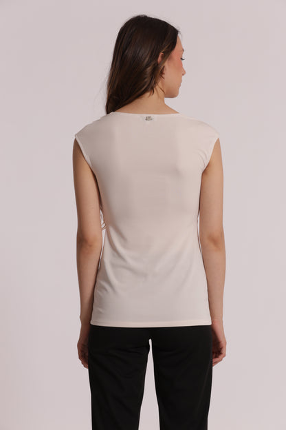 TOP SCOLLO A V CON ARRICCIATURA FRONTALE