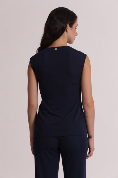 TOP SCOLLO A V CON ARRICCIATURA FRONTALE