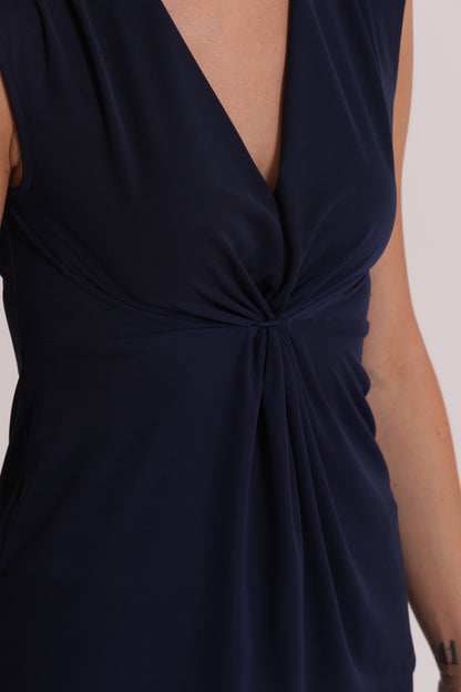 TOP SCOLLO A V CON ARRICCIATURA FRONTALE