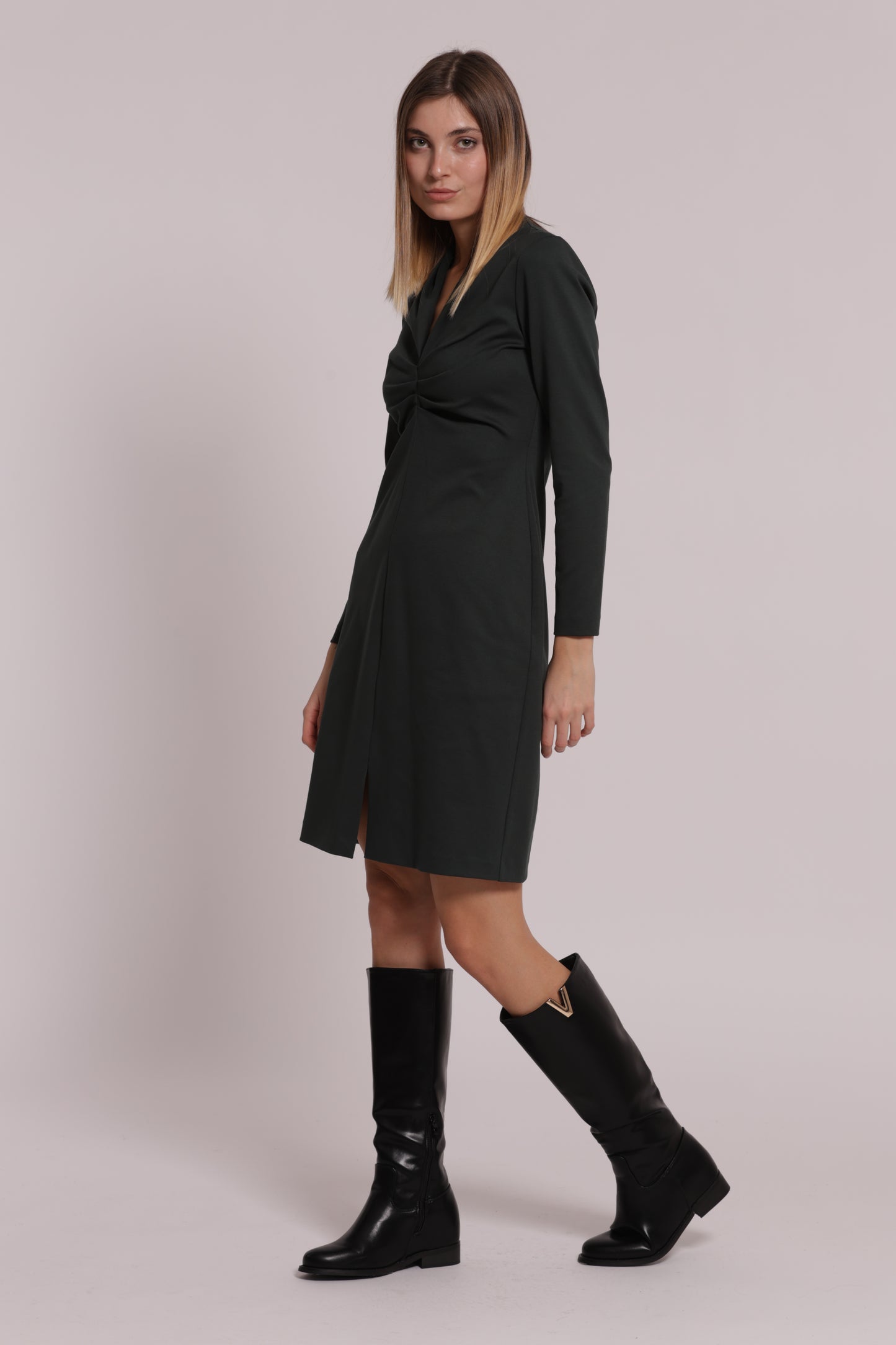 ABITO LOUNGETTE CON NODO FRONTALE