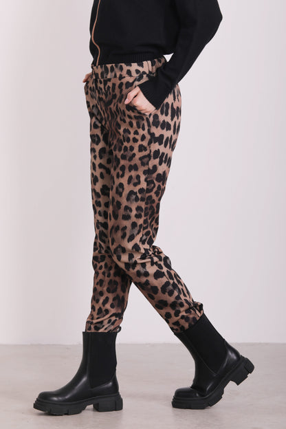 PANTALONE CON ELASTICO DIETRO FANTASIA LEOPARDATA