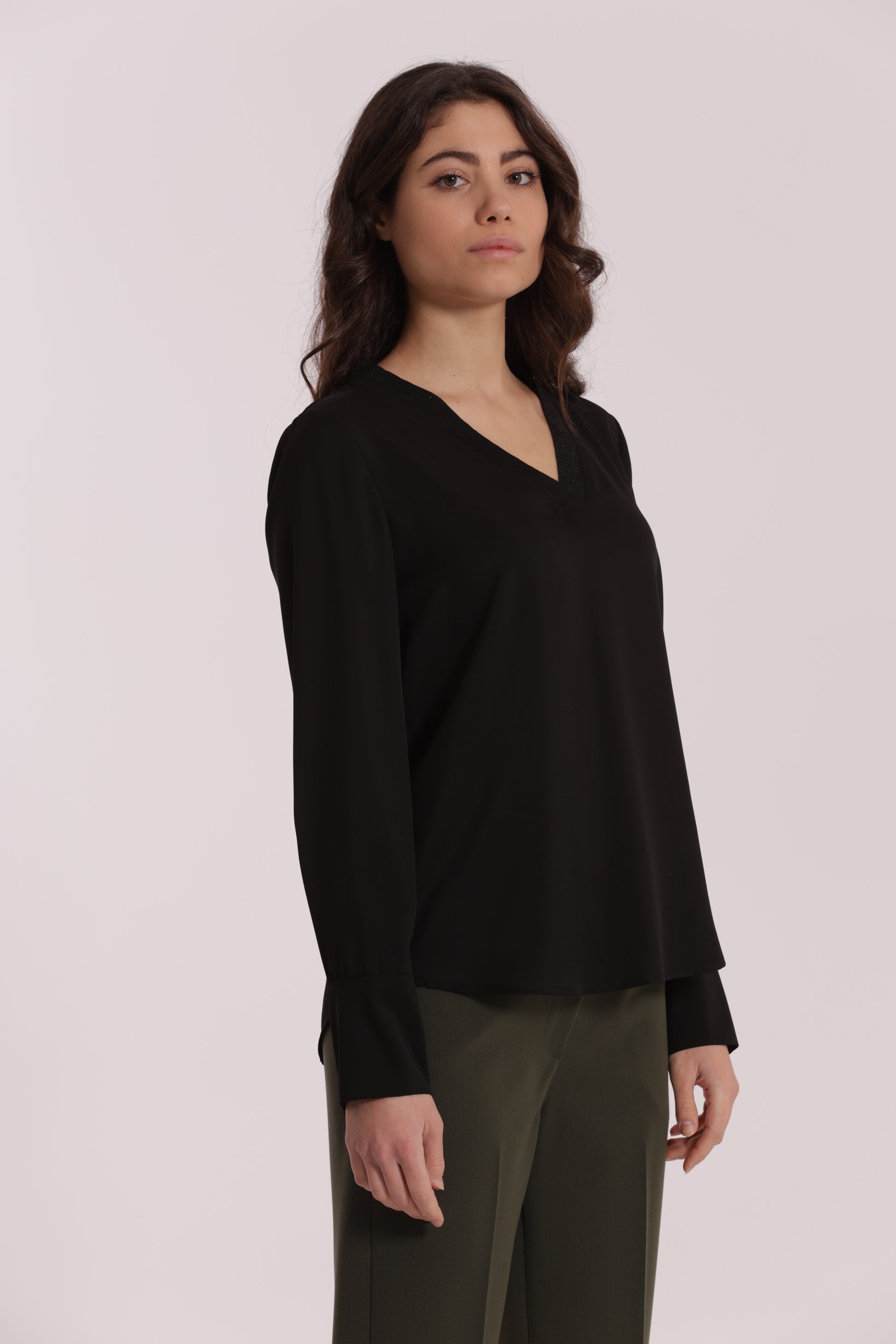 BLUSA SCOLLO A V CON DETTAGLIO LUREX