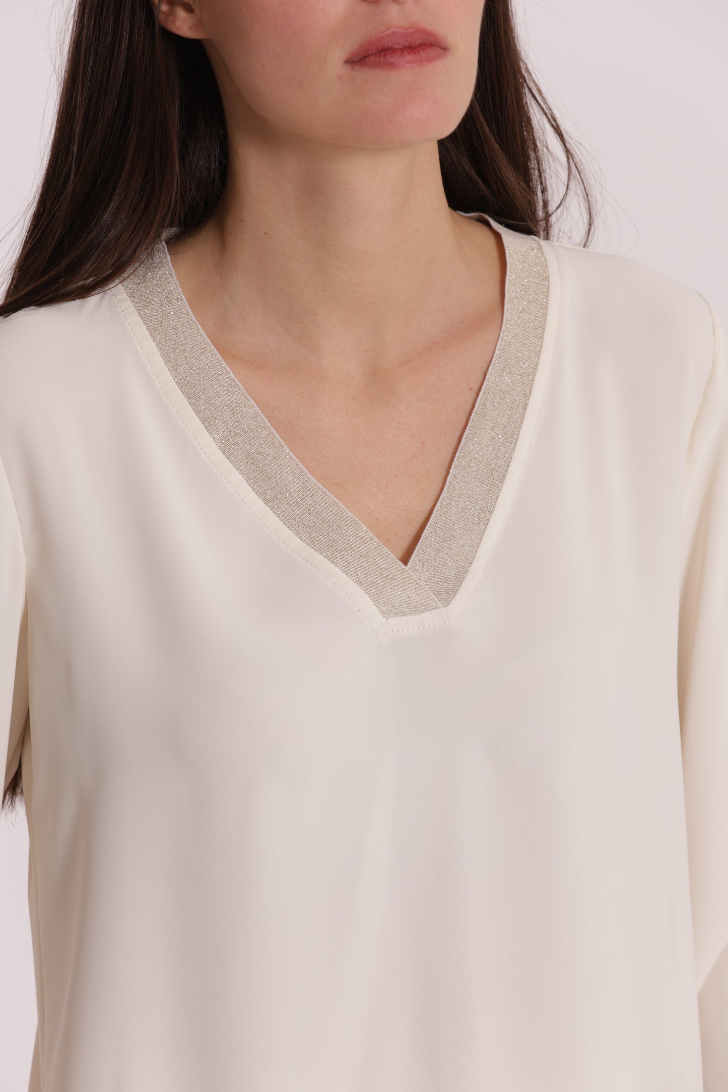 BLUSA SCOLLO A V CON DETTAGLIO LUREX
