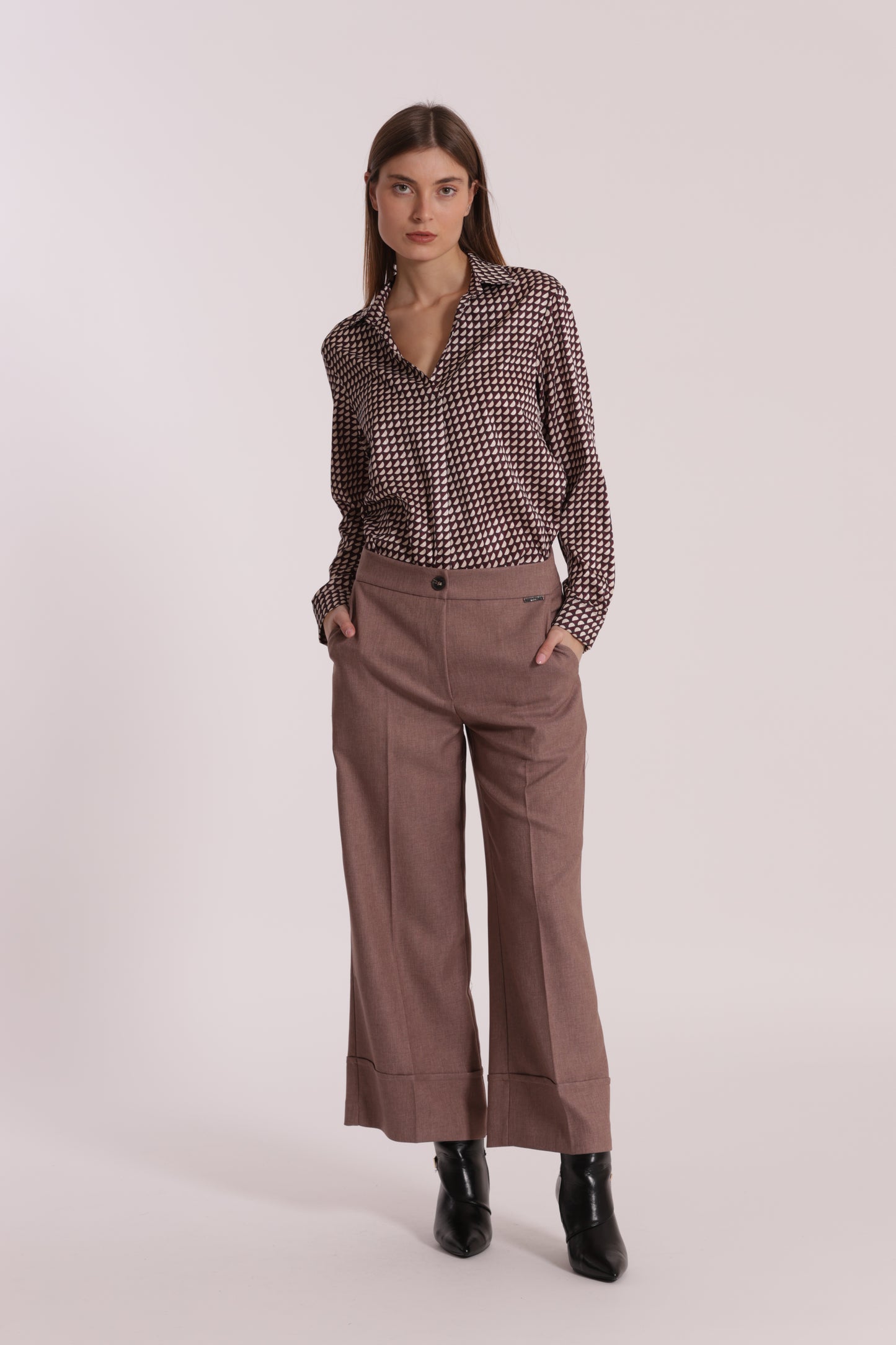 PANTALONE CROPPED IN TESSUTO FIAMMATO