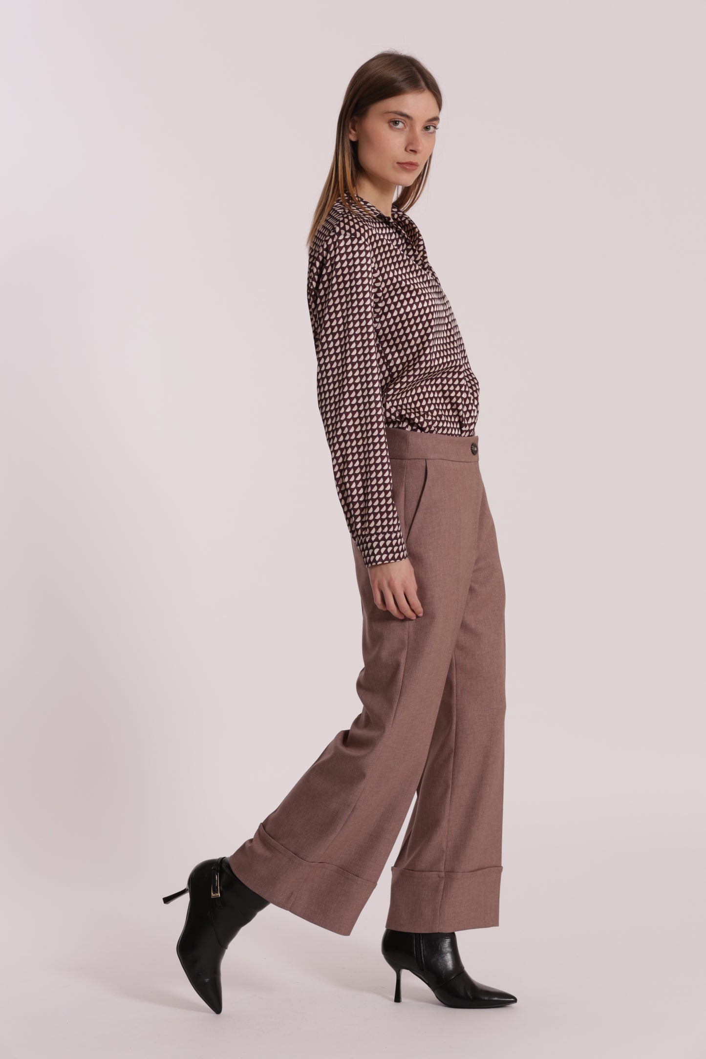 PANTALONE CROPPED IN TESSUTO FIAMMATO