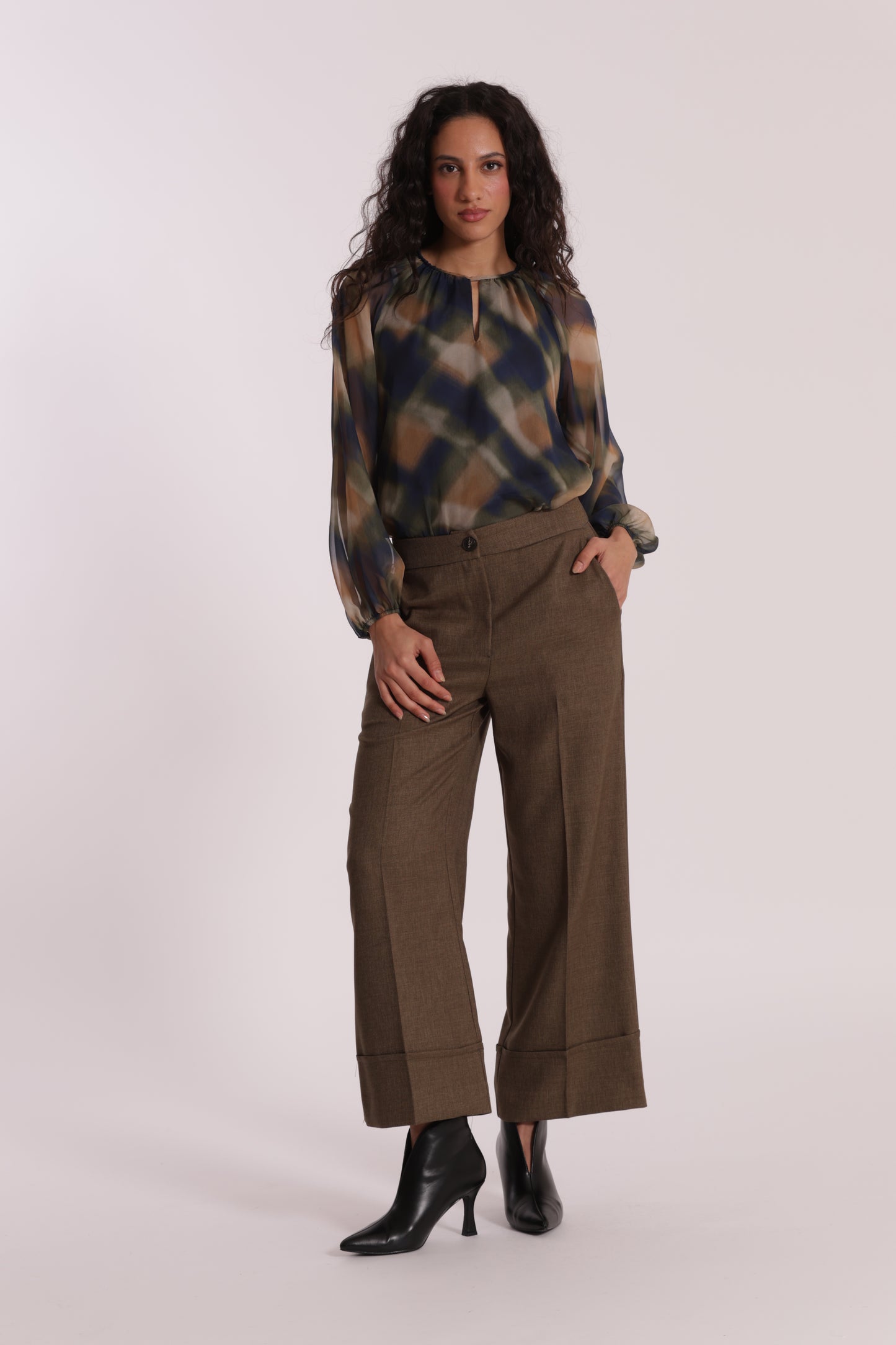 PANTALONE CROPPED IN TESSUTO FIAMMATO