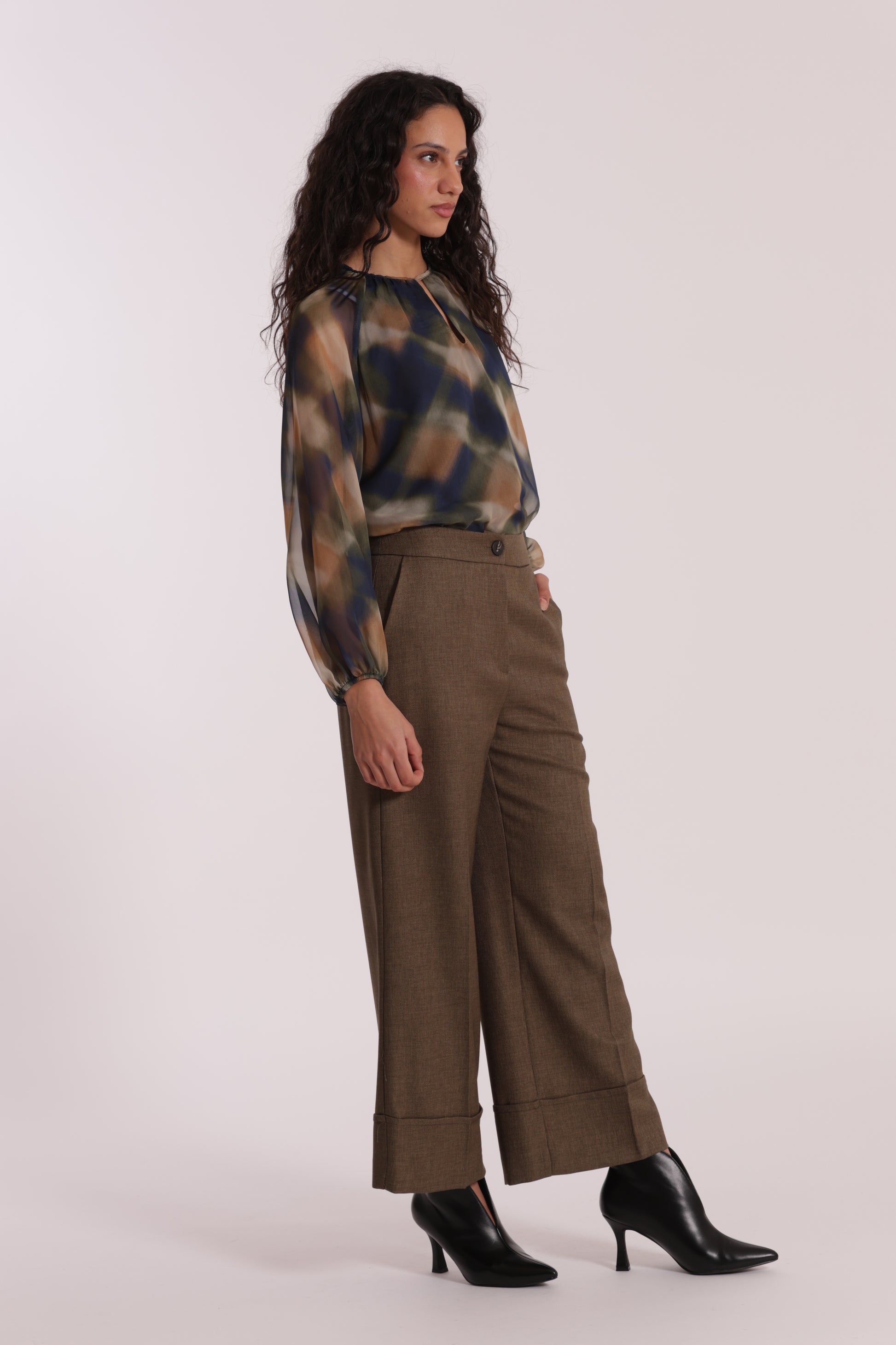 PANTALONE CROPPED IN TESSUTO FIAMMATO