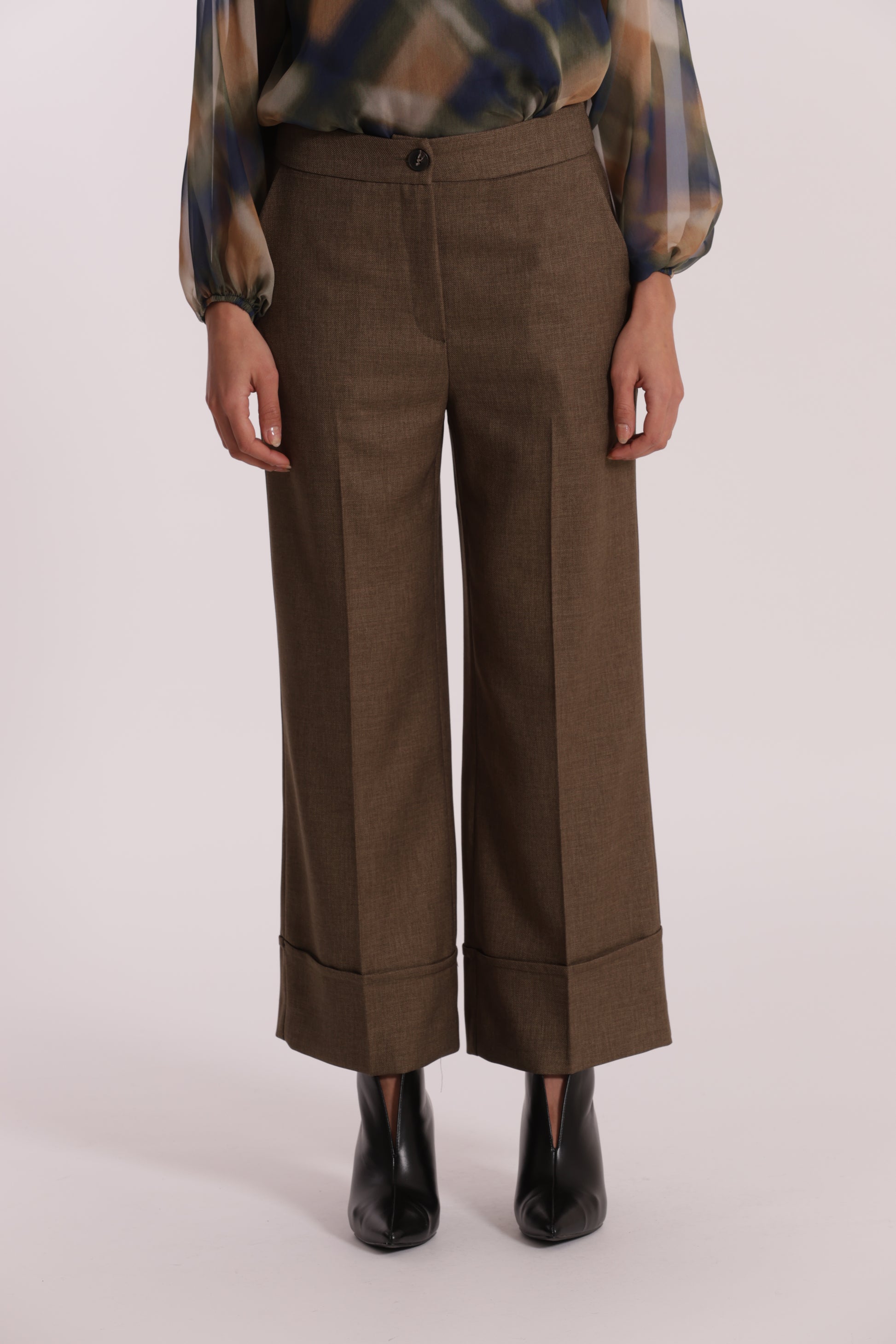PANTALONE CROPPED IN TESSUTO FIAMMATO