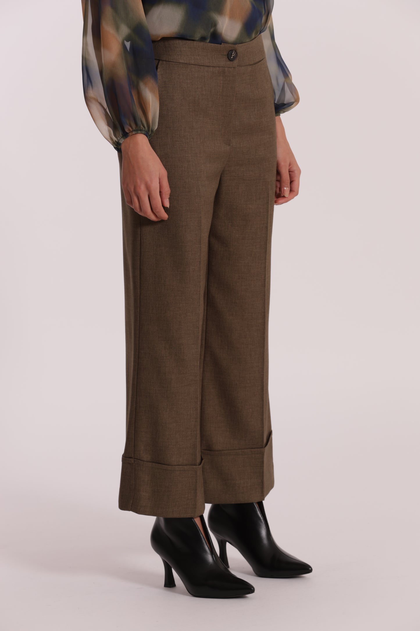 PANTALONE CROPPED IN TESSUTO FIAMMATO