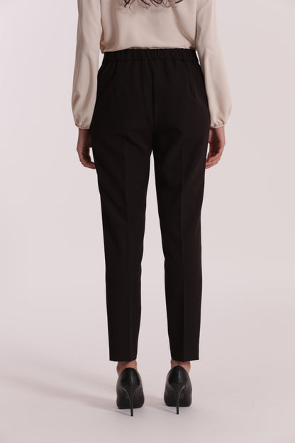 PANTALONE SIGARETTA CON ELASTICO DIETRO IN TESSUTO TECNICO
