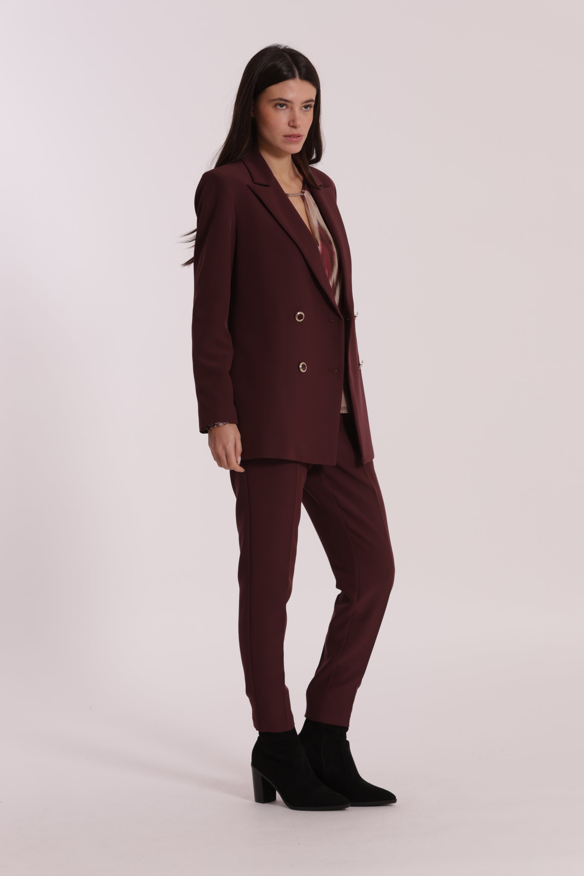 PANTALONE SIGARETTA CON ELASTICO DIETRO IN TESSUTO TECNICO