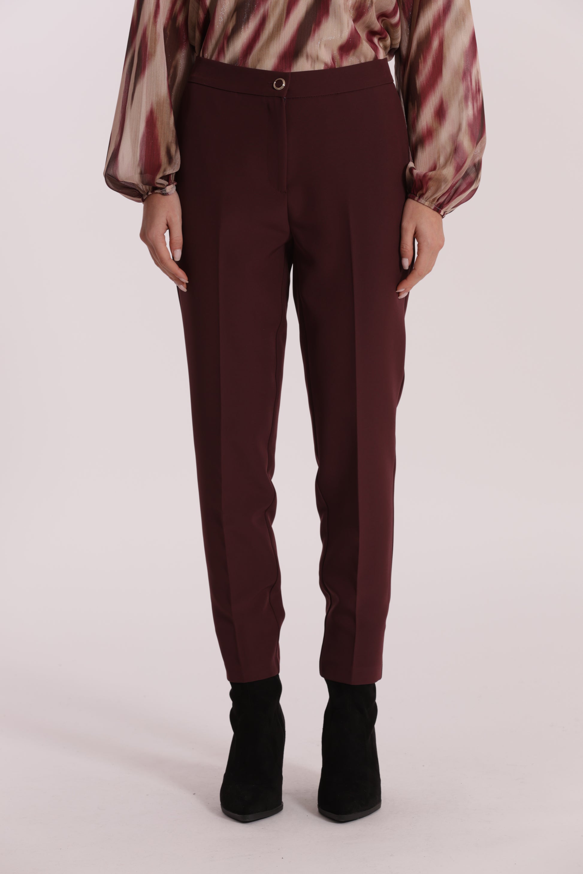 PANTALONE SIGARETTA CON ELASTICO DIETRO IN TESSUTO TECNICO