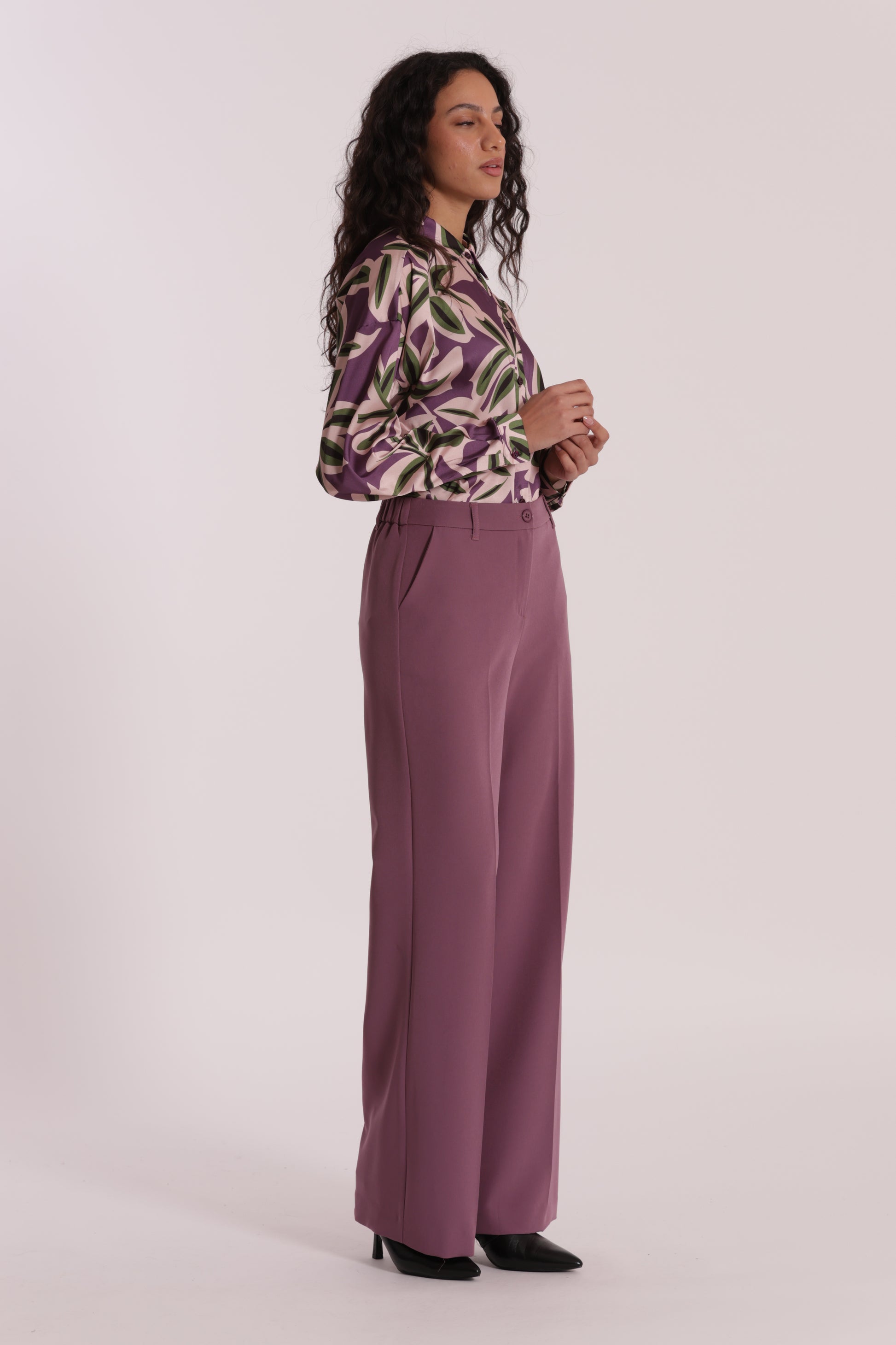 PANTALONE PALAZZO CON ELASTICO DIETRO IN TESSUTO TECNICO