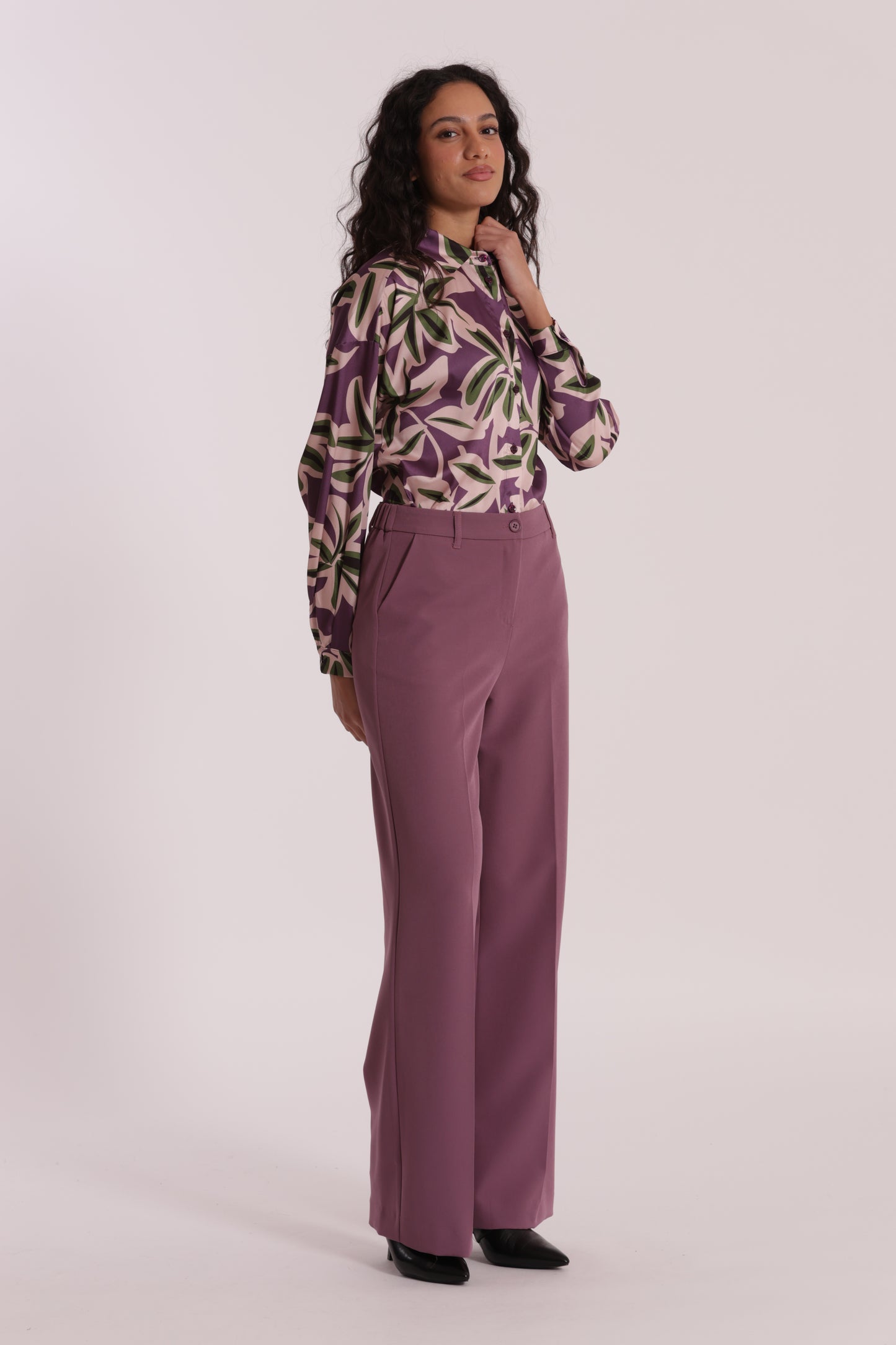 PANTALONE PALAZZO CON ELASTICO DIETRO IN TESSUTO TECNICO