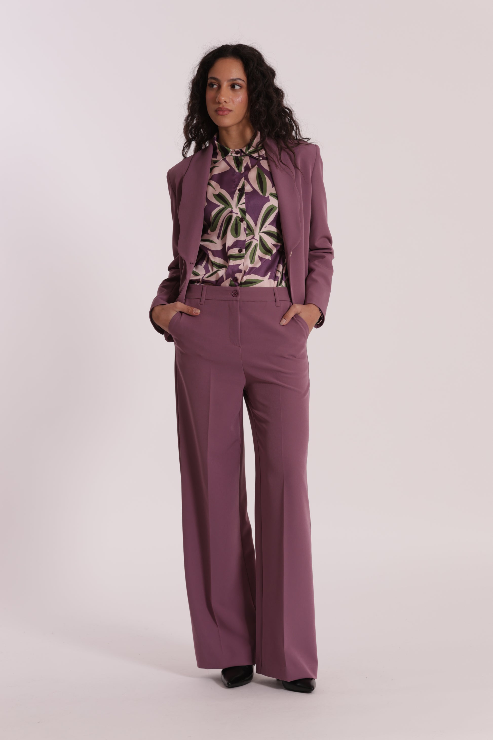 PANTALONE PALAZZO CON ELASTICO DIETRO IN TESSUTO TECNICO