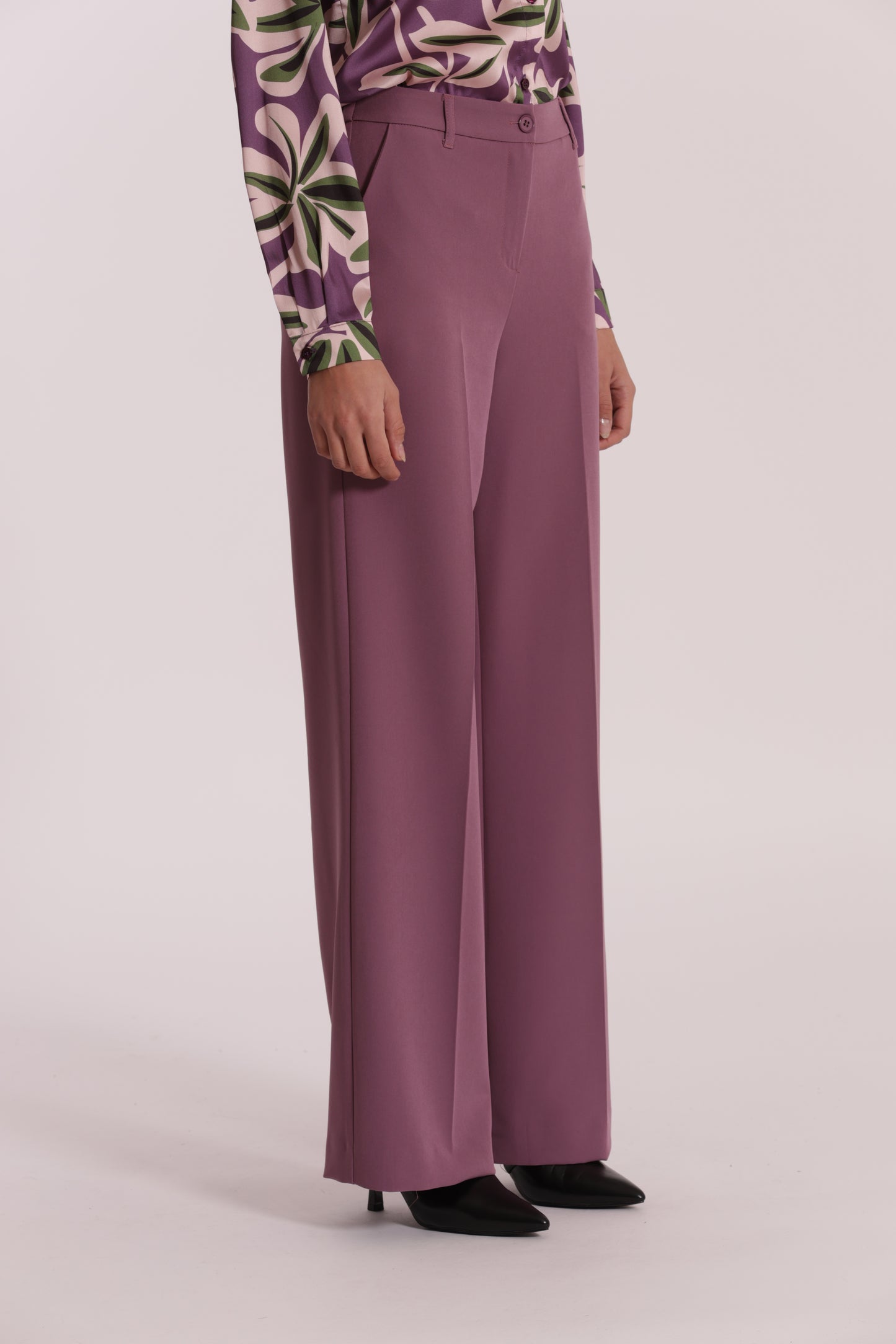 PANTALONE PALAZZO CON ELASTICO DIETRO IN TESSUTO TECNICO