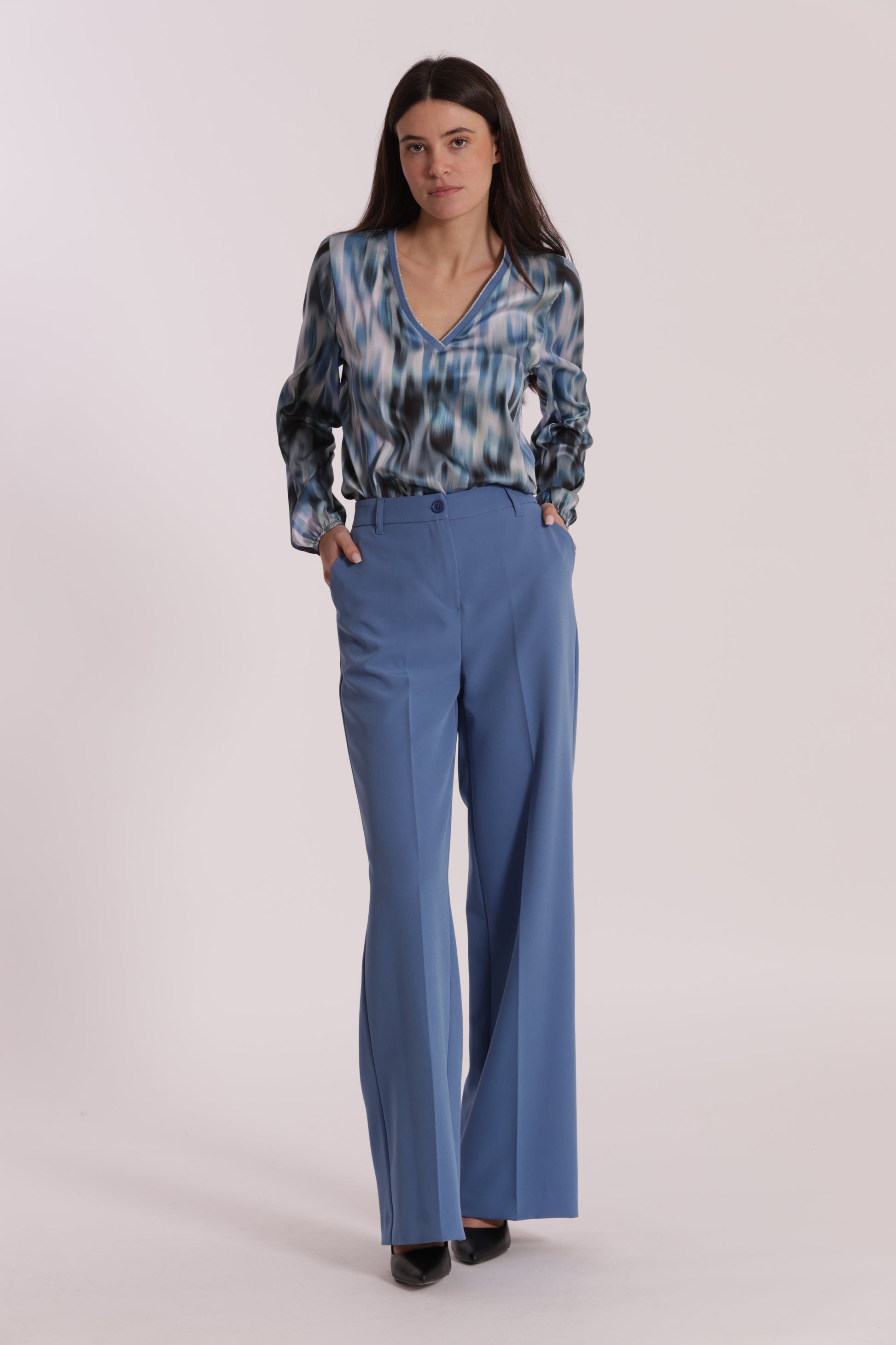 PANTALONE PALAZZO CON ELASTICO DIETRO IN TESSUTO TECNICO