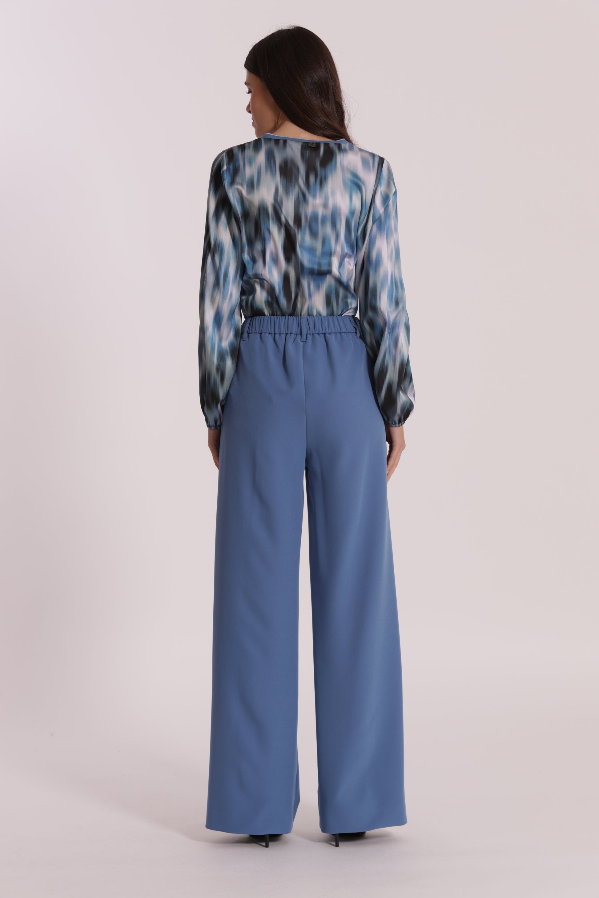 PANTALONE PALAZZO CON ELASTICO DIETRO IN TESSUTO TECNICO