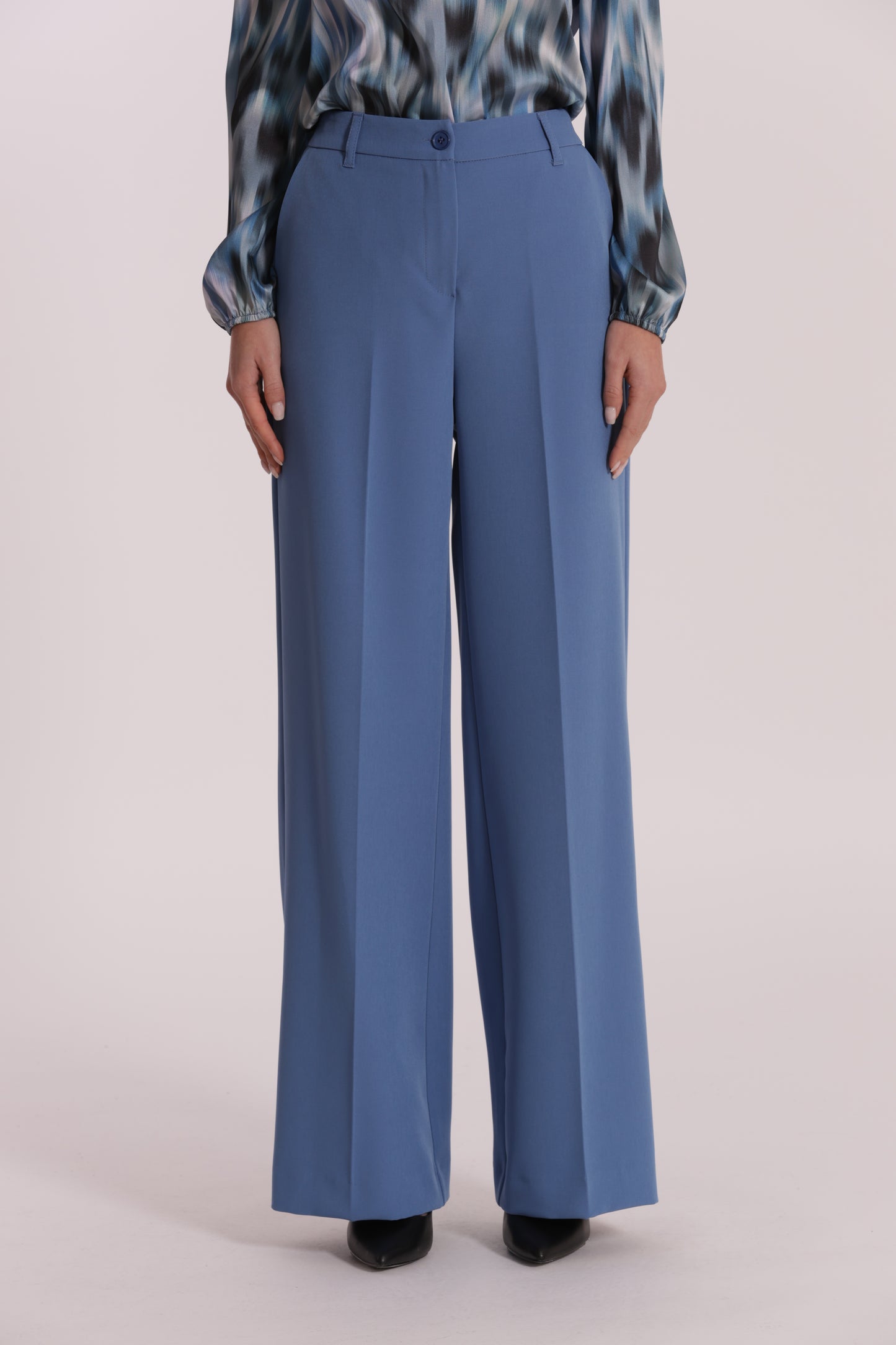 PANTALONE PALAZZO CON ELASTICO DIETRO IN TESSUTO TECNICO