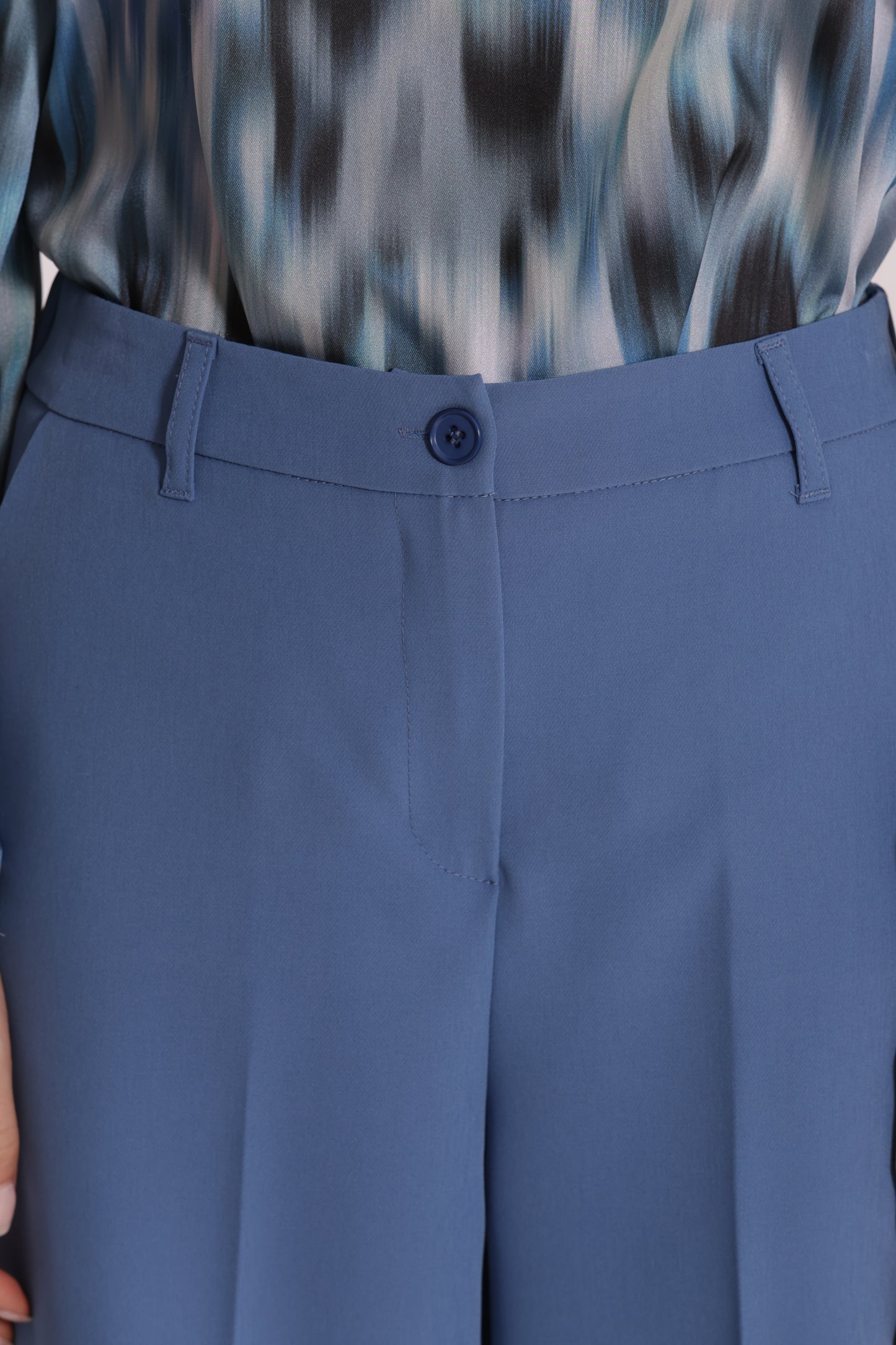 PANTALONE PALAZZO CON ELASTICO DIETRO IN TESSUTO TECNICO